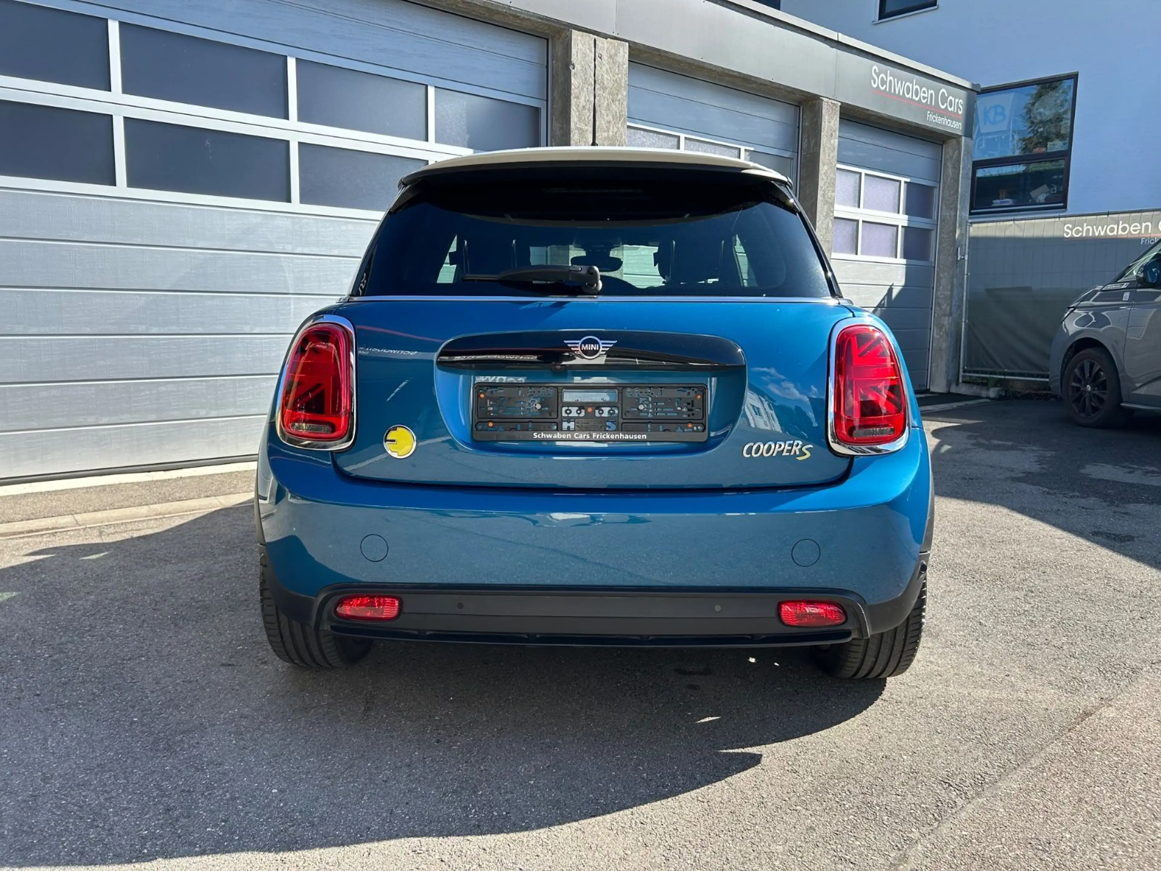 MINI Cooper SE Facelift Pano HUD HiFi H&K Kamera — photo 15
