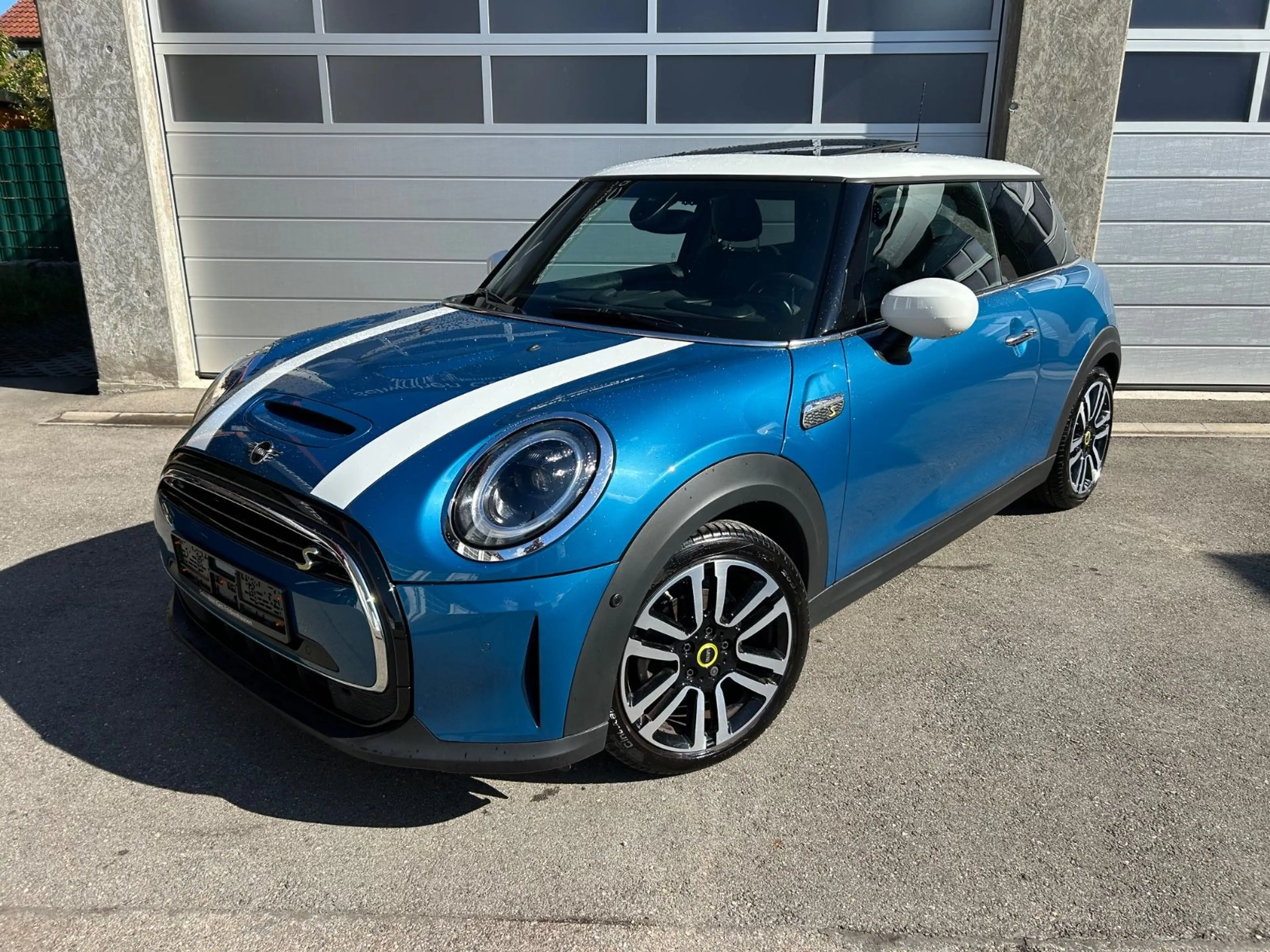 MINI Cooper SE Facelift Pano HUD HiFi H&K Kamera — photo 3