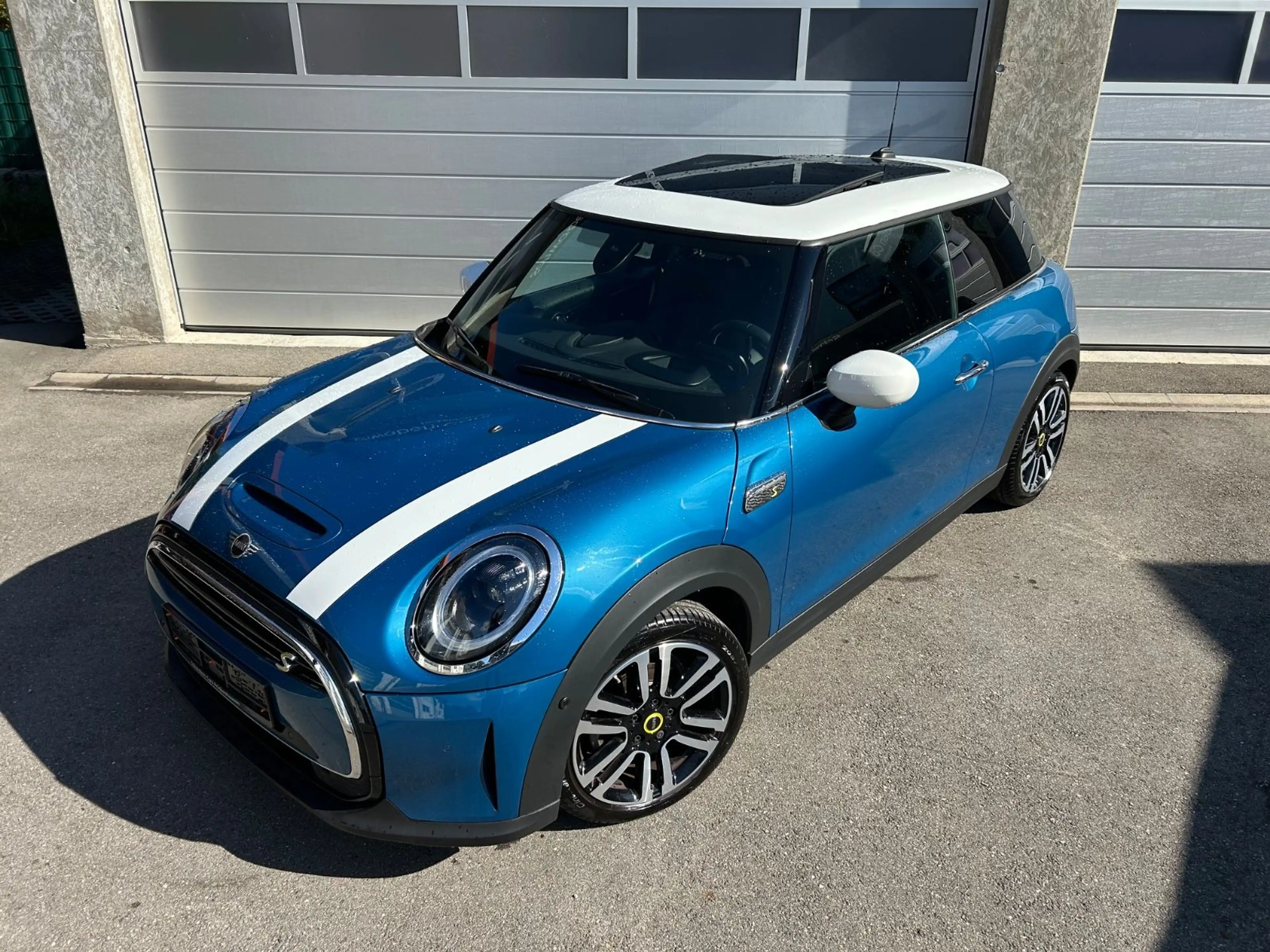 MINI Cooper SE Facelift Pano HUD HiFi H&K Kamera — photo 4