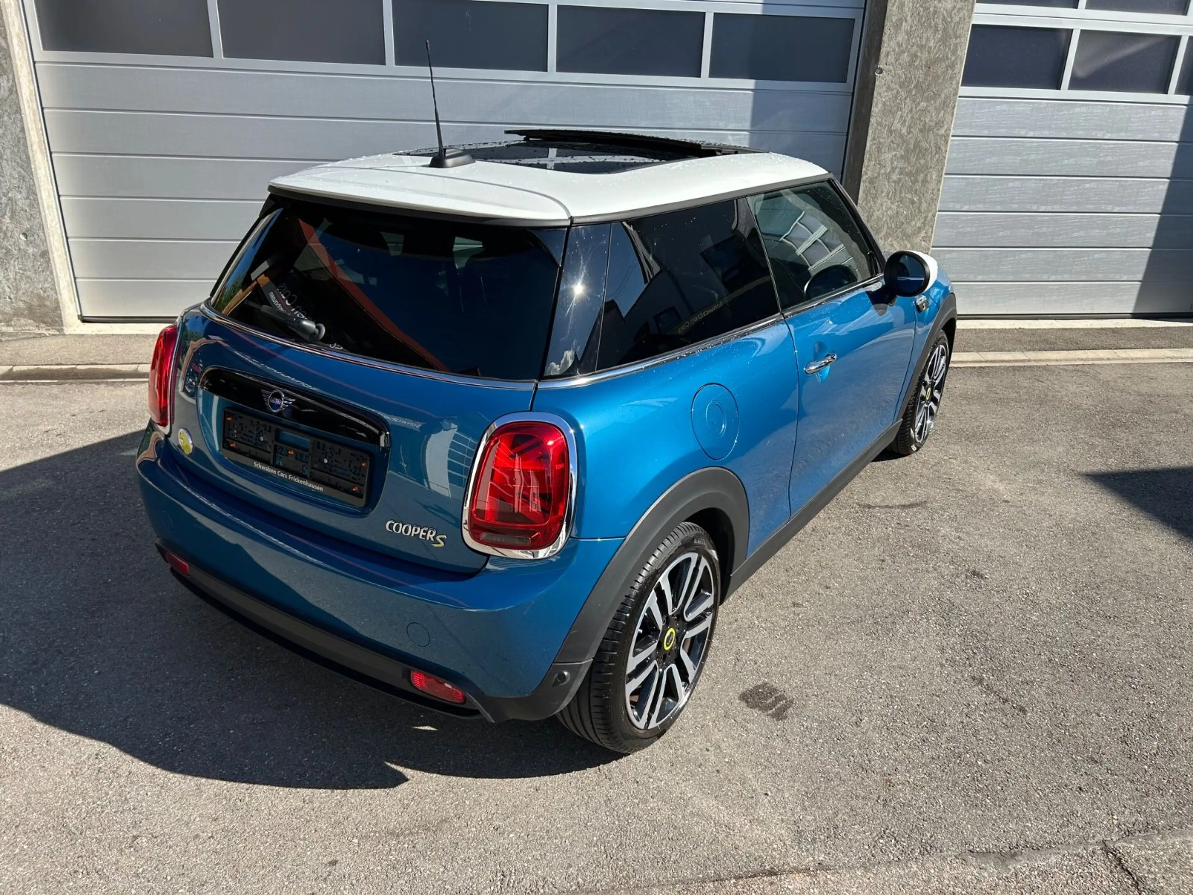 MINI Cooper SE Facelift Pano HUD HiFi H&K Kamera — photo 14