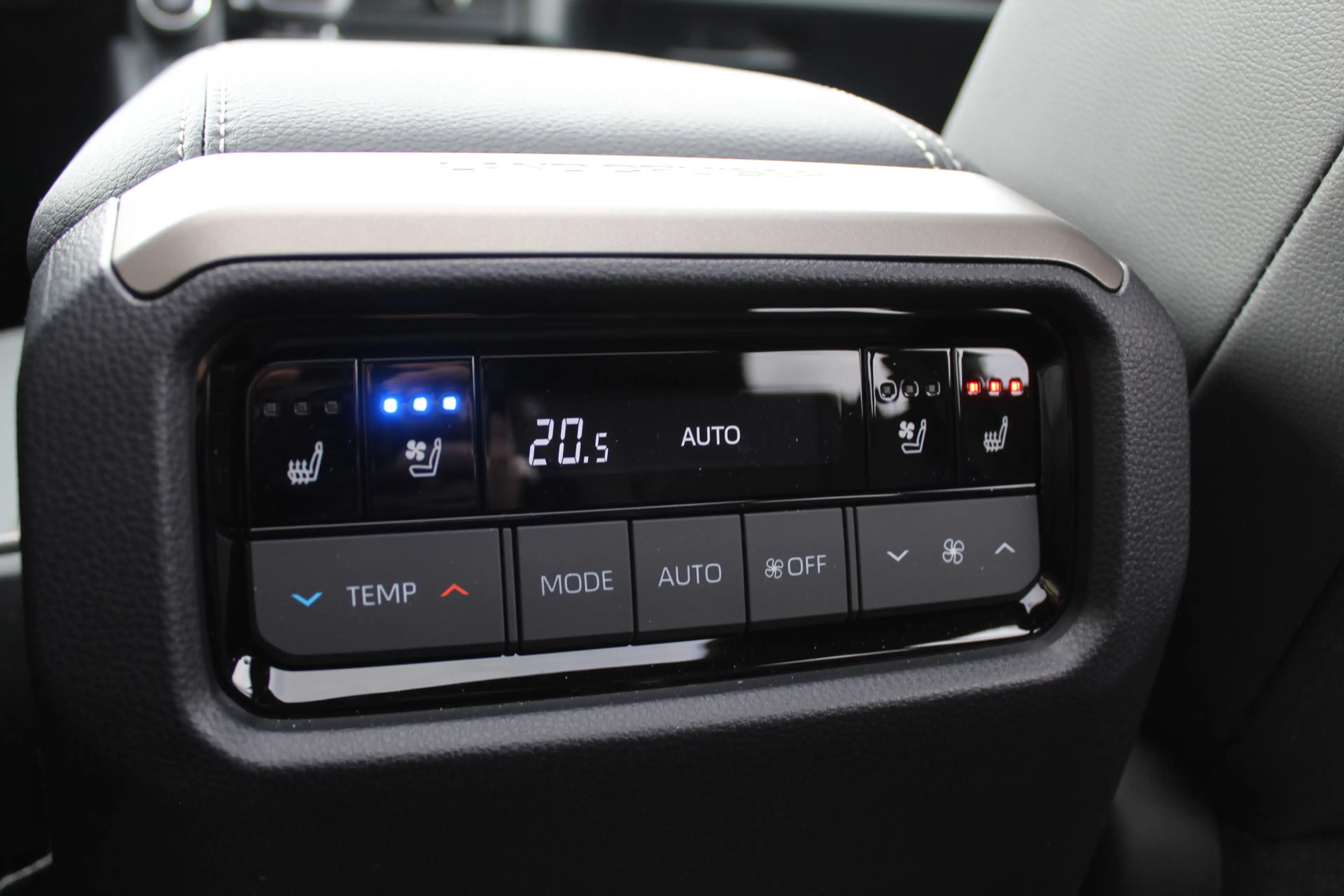 Toyota Land Cruiser 2.8 D-4D Professional 5p. | Rijklaar | Panodak | P — photo 20
