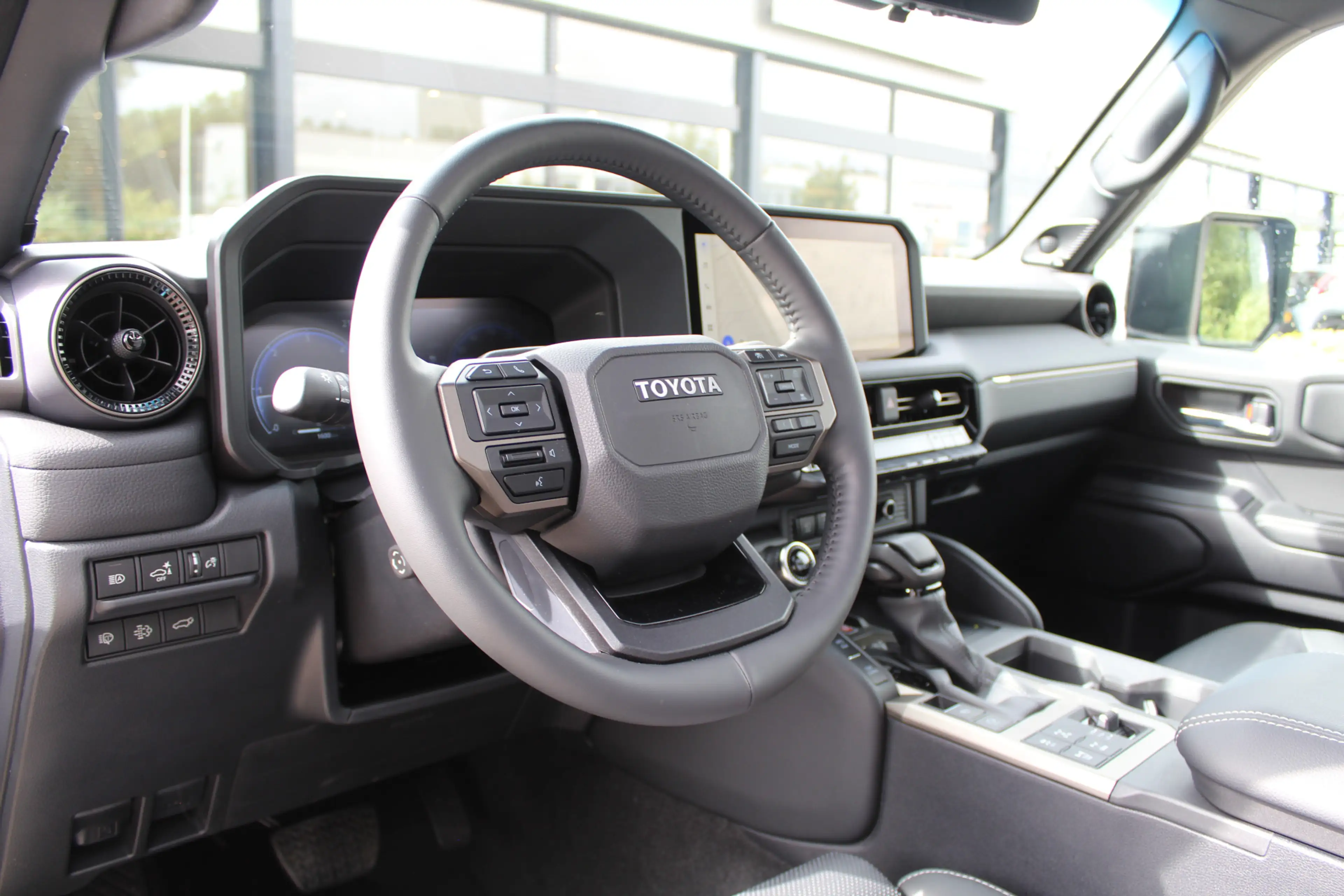 Toyota Land Cruiser 2.8 D-4D Professional 5p. | Rijklaar | Panodak | P — photo 2