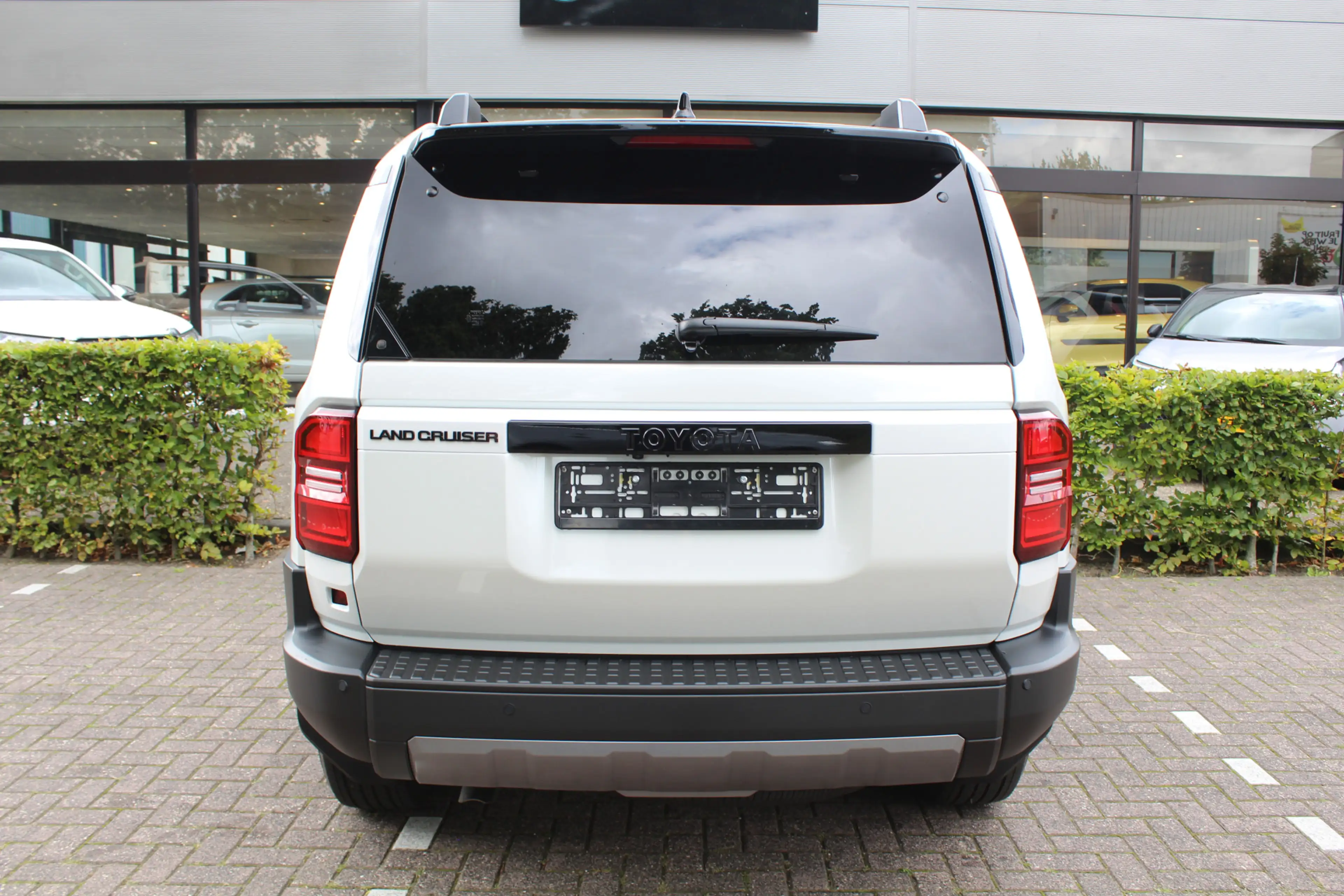 Toyota Land Cruiser 2.8 D-4D Professional 5p. | Rijklaar | Panodak | P — photo 9