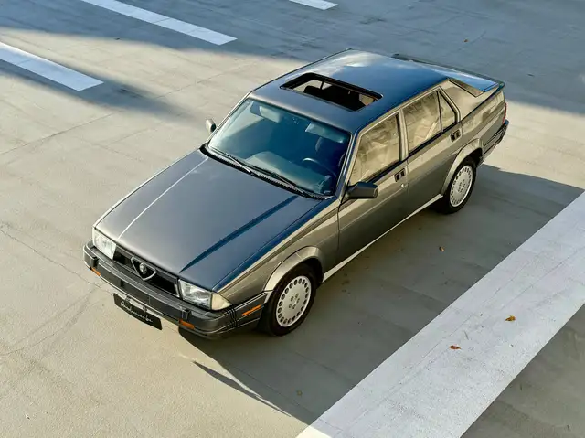 Alfa Romeo 75 3.0 V6 Milano - Sunroof + Recaro