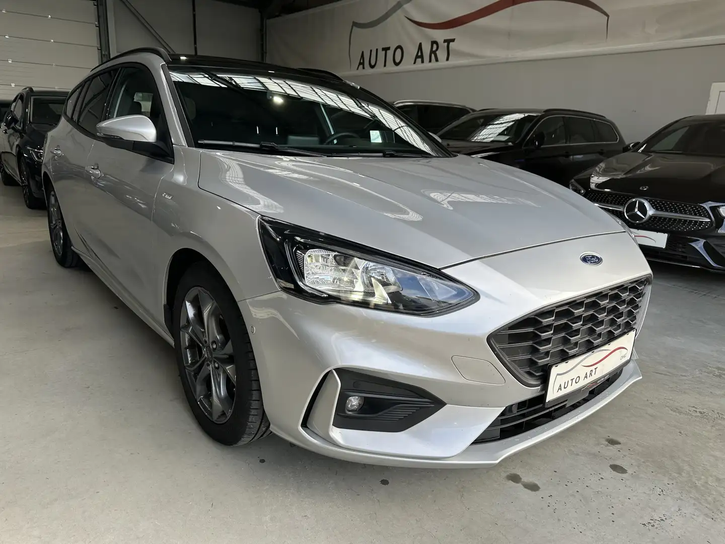 Ford Focus ST-Line 2.0 AHK Pano LED Bang&Olufsen HUD Silber - 1