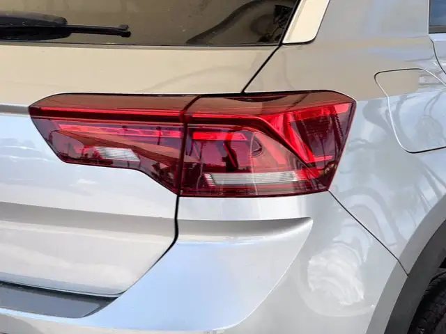 Volkswagen T-Roc view 18