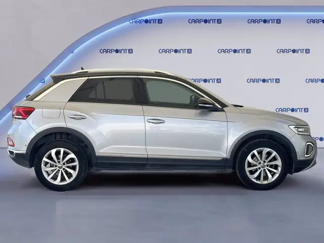 Volkswagen T-Roc view 7