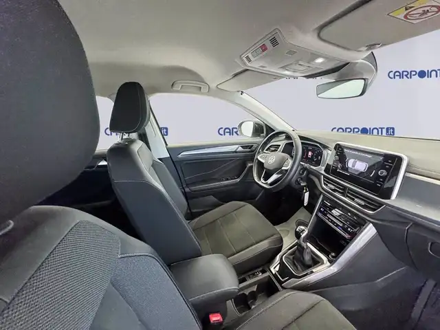 Volkswagen T-Roc view 8