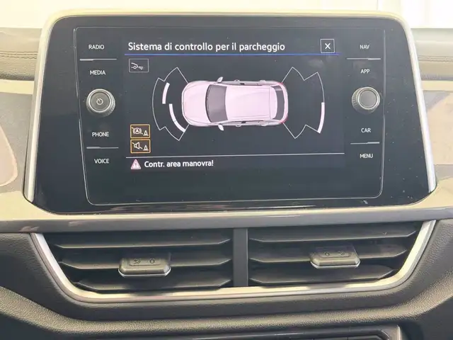 Volkswagen T-Roc view 25