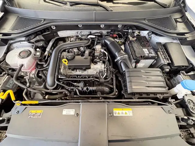 Volkswagen T-Roc view 14