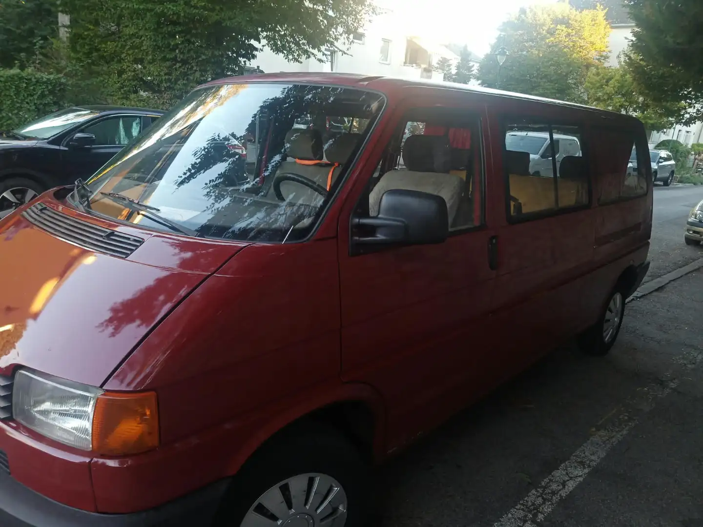 Volkswagen T4 Kombi VW-Bus T4 Kombi 3-3-3 LR D; gültiges Pickerl; Kombi 1,9 lg. Ds.; ( langer Radstand, Diesel 1,9 Schaltgetriebe) Rot - 2