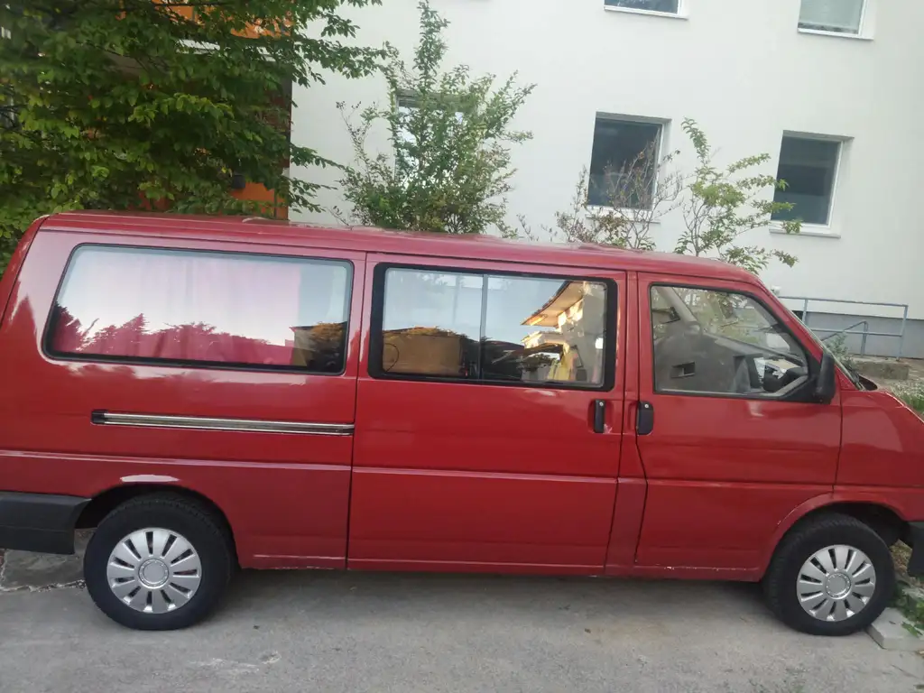 Volkswagen T4 Kombi 1994 из Европы — купить под ключ
