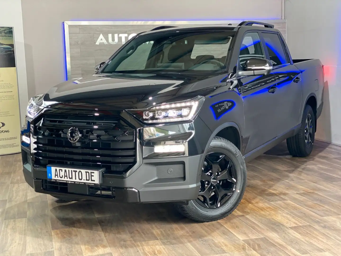 KGM Musso Grand BLACK 4WD AT 2,2 e-XDi *Leder*360 Černá - 1