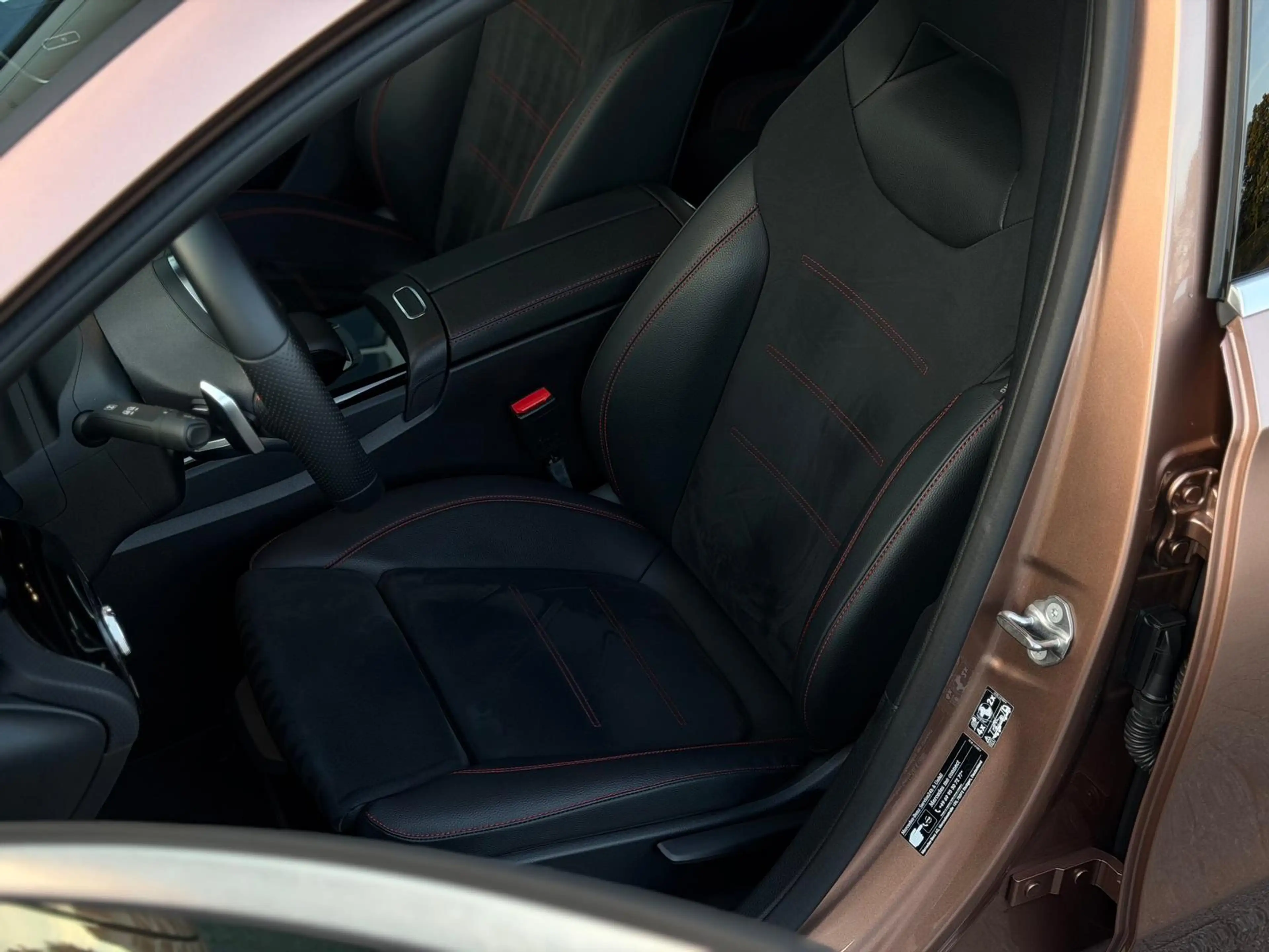 Mercedes-Benz A 250 4Matic*AMG*Ambiente*360°*Matrix* — photo 8