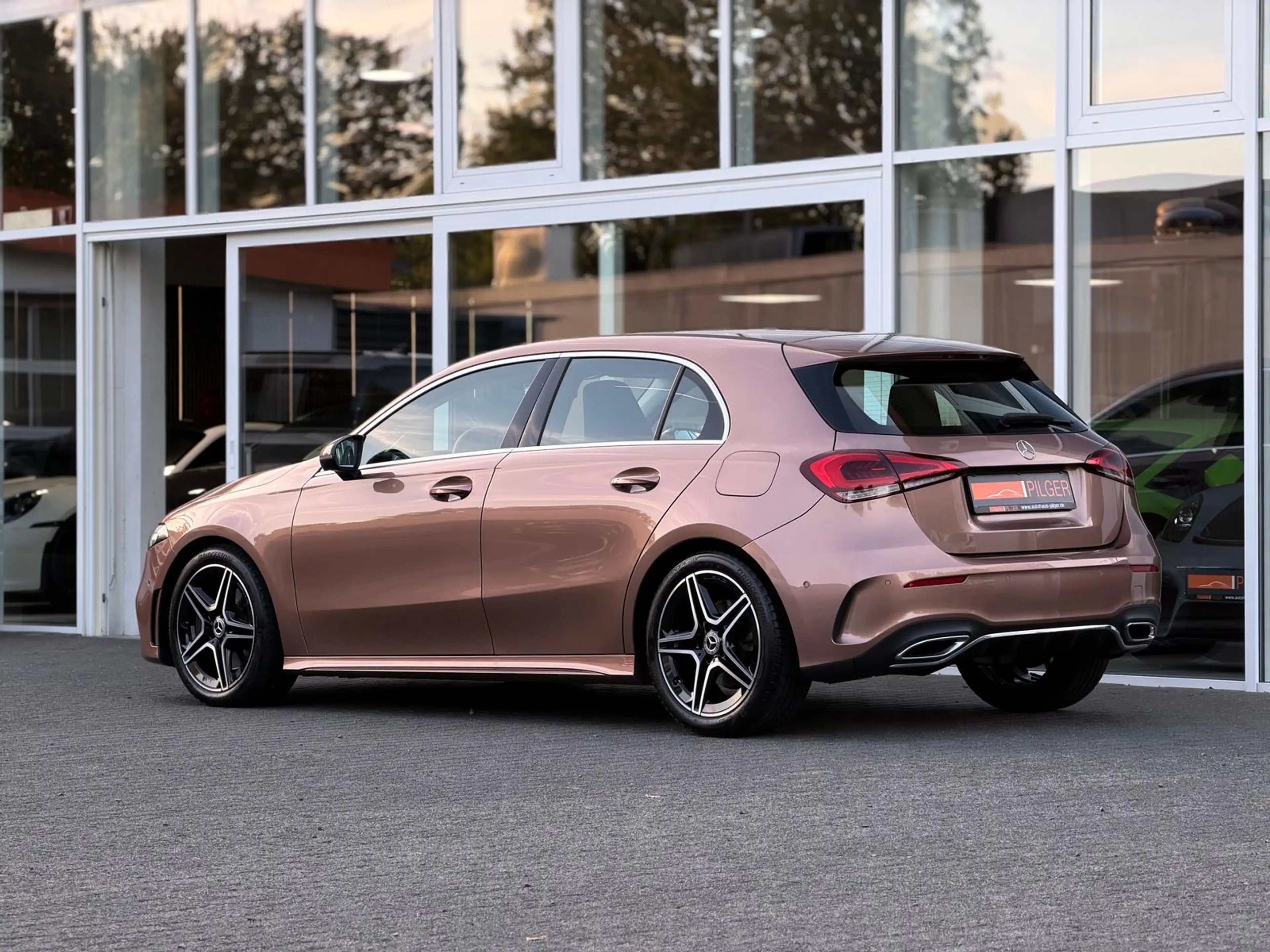 Mercedes-Benz A 250 4Matic*AMG*Ambiente*360°*Matrix* — photo 5