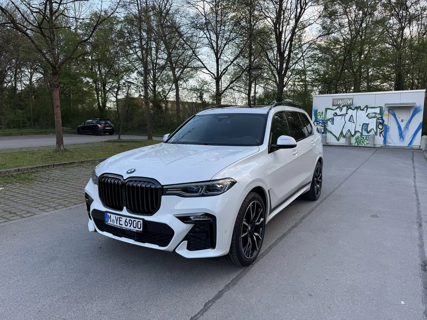BMW X7 30d M Sport Laser+Sky+6Sitz+Softclose+Fond+TV Bílá - 1