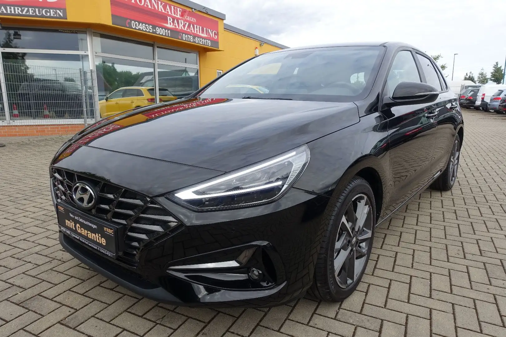 Hyundai i30 Connect & Go*LED*Assist-Paket*Navi*DAB+*1.Hd Fekete - 1