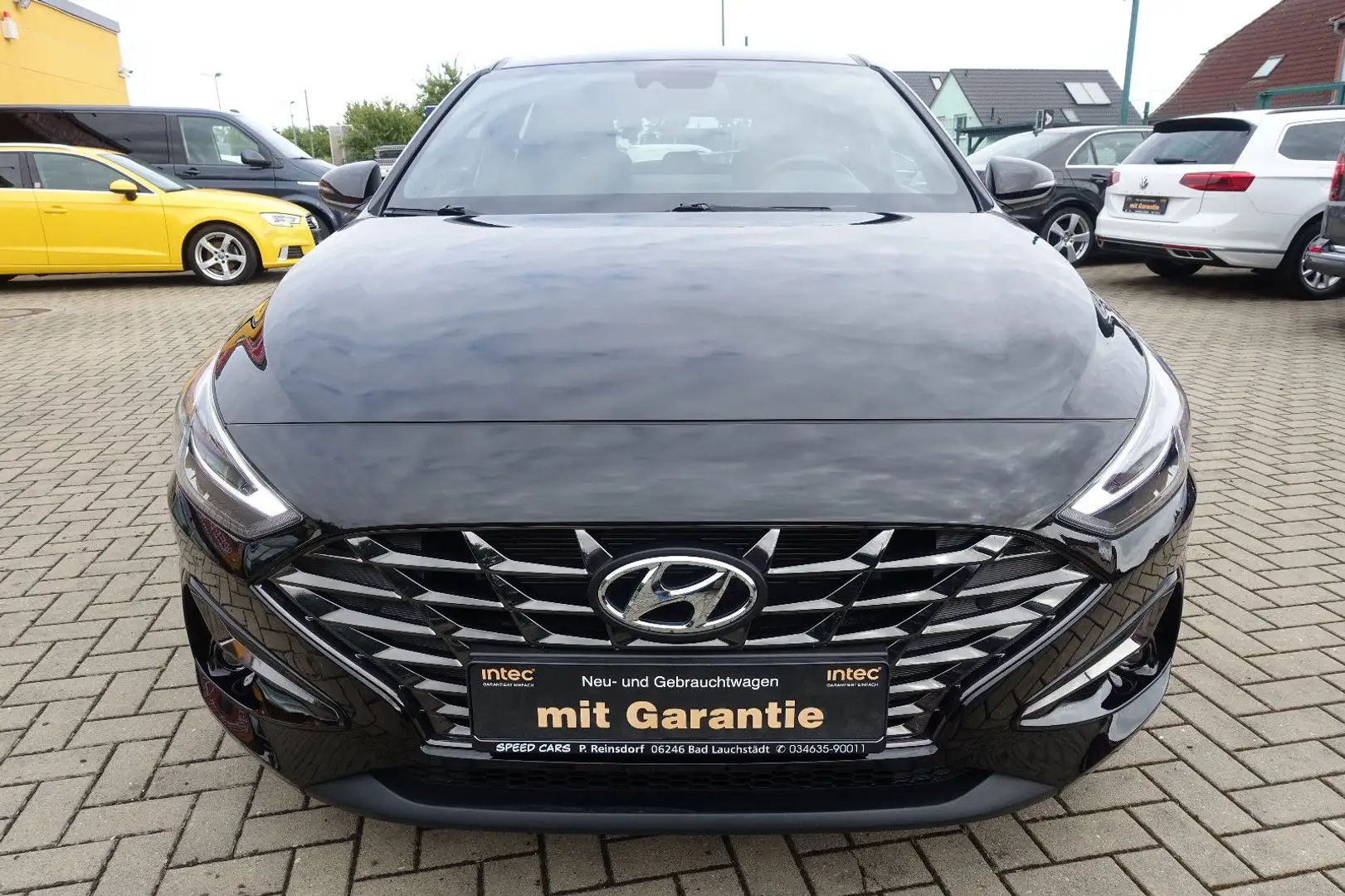 Hyundai i30 Connect & Go*LED*Assist-Paket*Navi*DAB+*1.Hd Fekete - 2