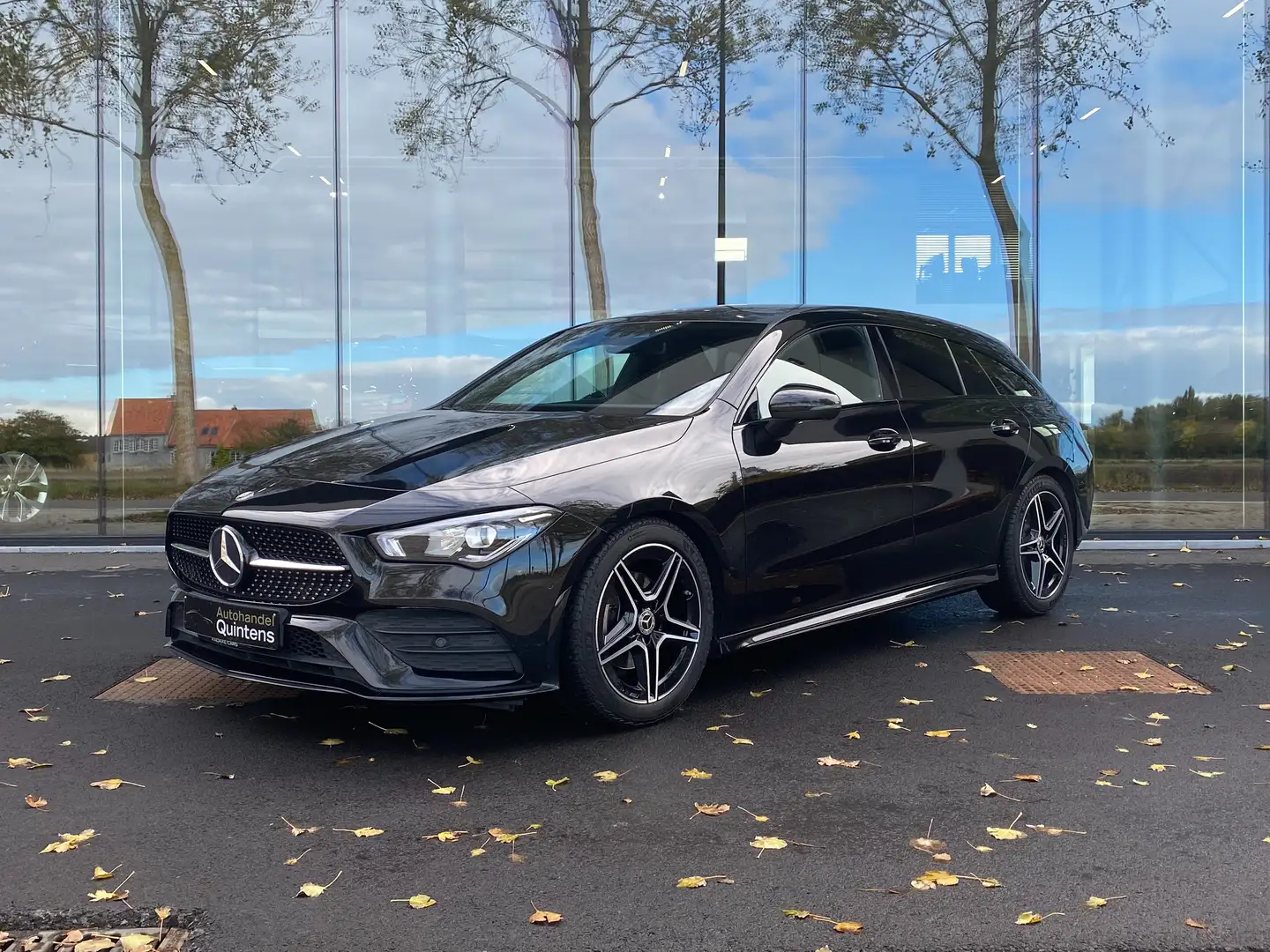 Mercedes-Benz CLA 180 AMG LINE,Sfeerlicht,Sportzetels,Camera,leder/Alcan Noir - 1
