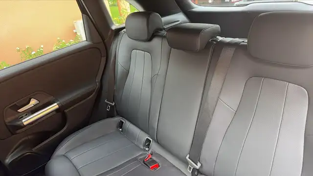 Mercedes-Benz B-Class view 9