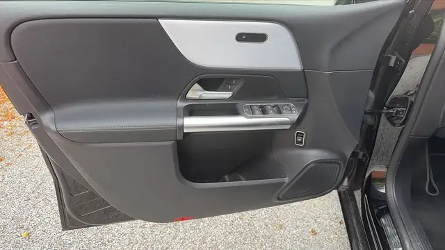 Mercedes-Benz B-Class view 7