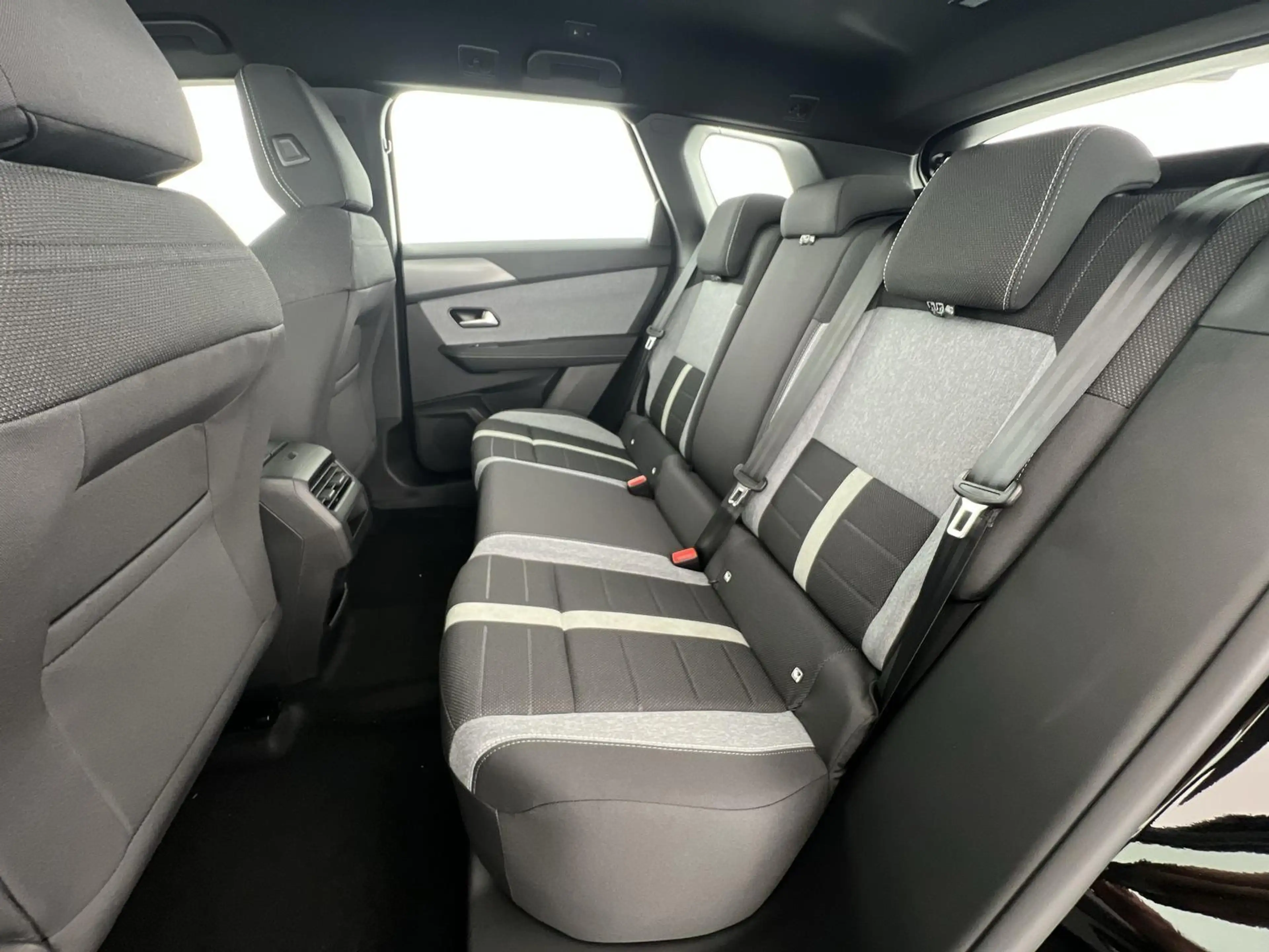 Opel Grandland Edition Hybrid 1.2*SHZ*RFK*ACC*uvm — photo 9
