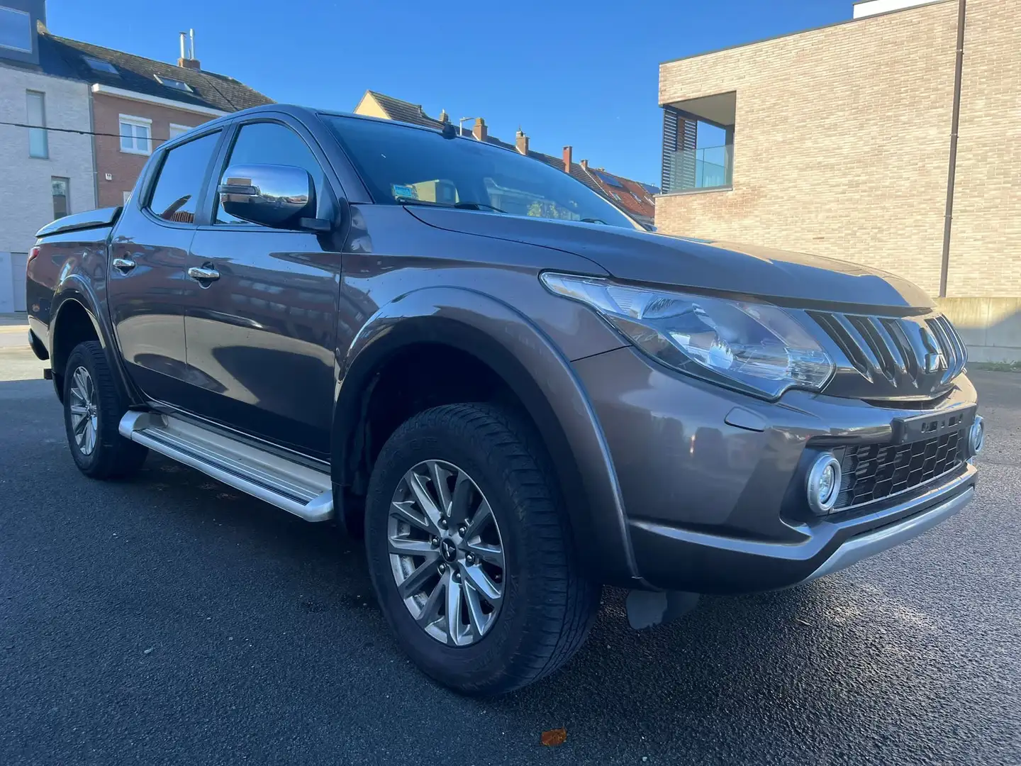 Mitsubishi L200 2.4 DI-D 4WD Instyle (EU6) Brun - 2