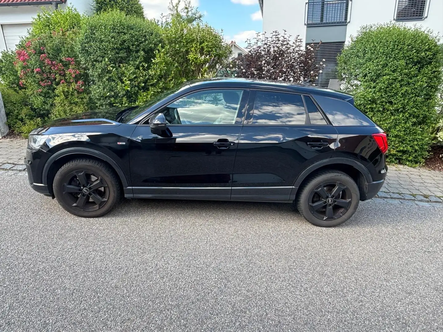 Audi Q2 Q2 2.0 TFSI quattro S tronic sport Schwarz - 2