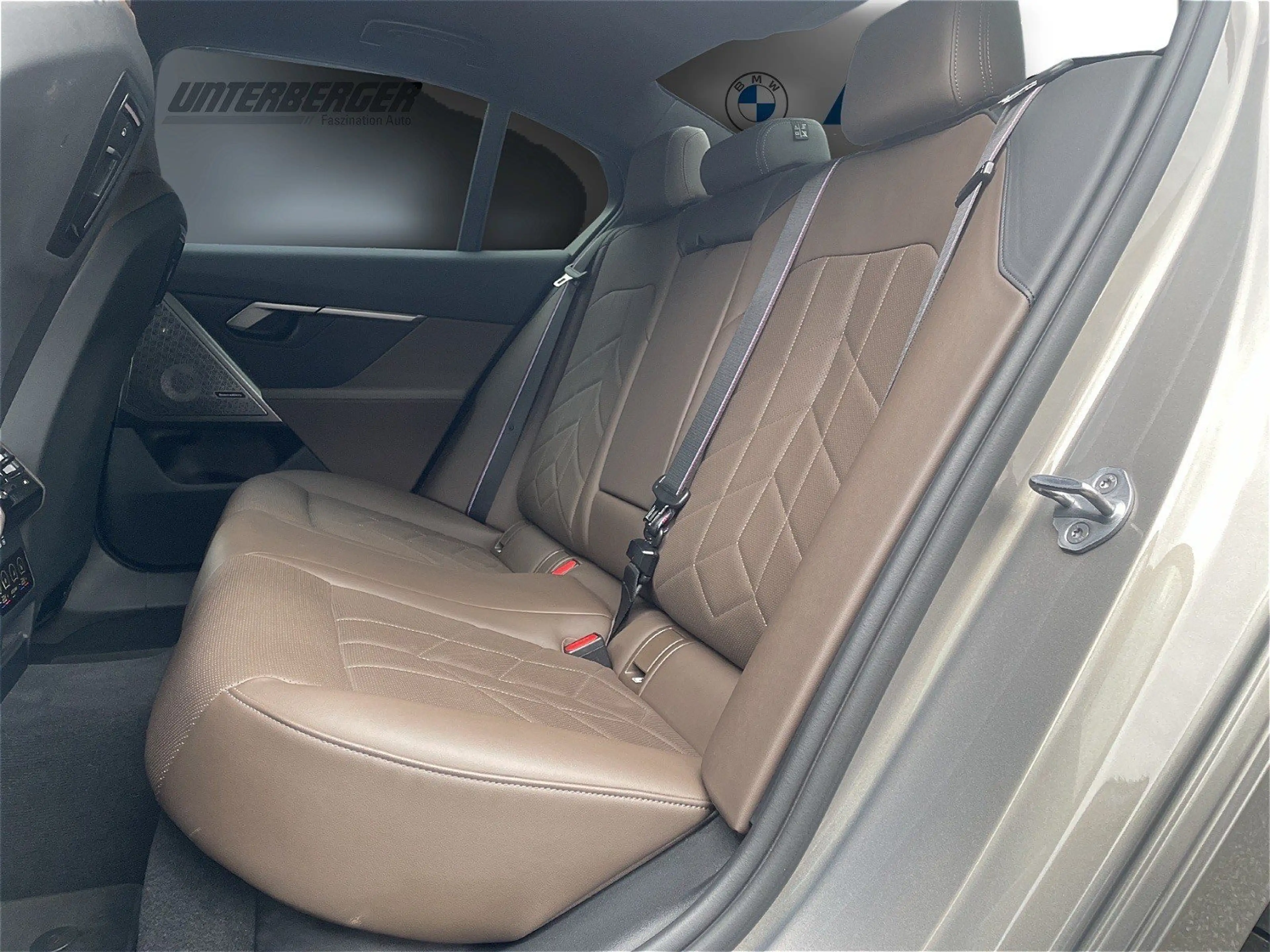 BMW 550 e xDrive Limousine G60 XB1 — photo 11