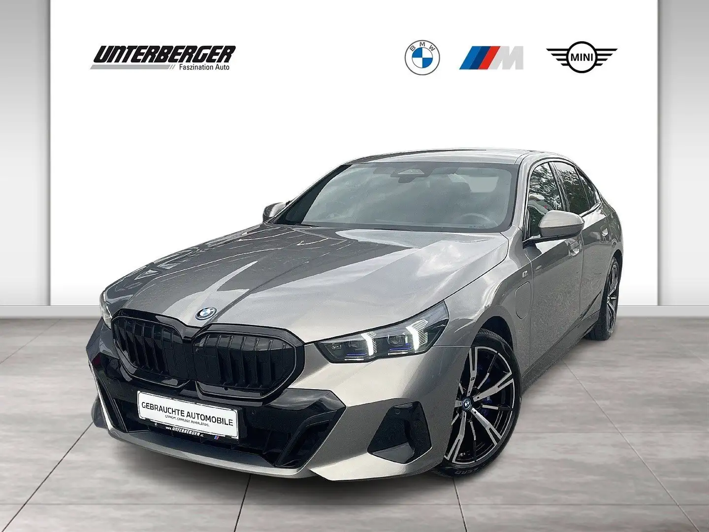 BMW 550 e xDrive Limousine G60 XB1 Grau - 1