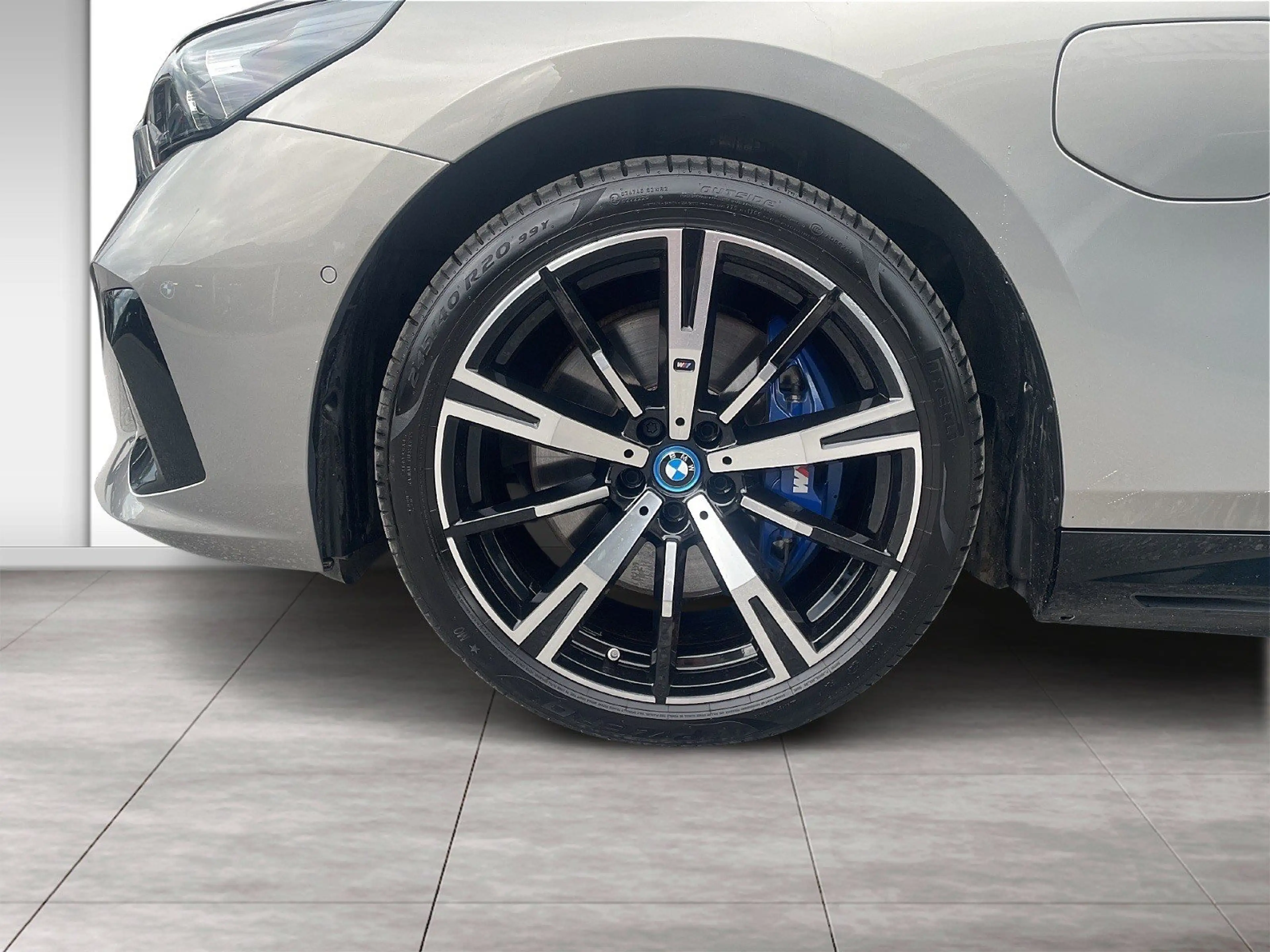 BMW 550 e xDrive Limousine G60 XB1 — photo 6