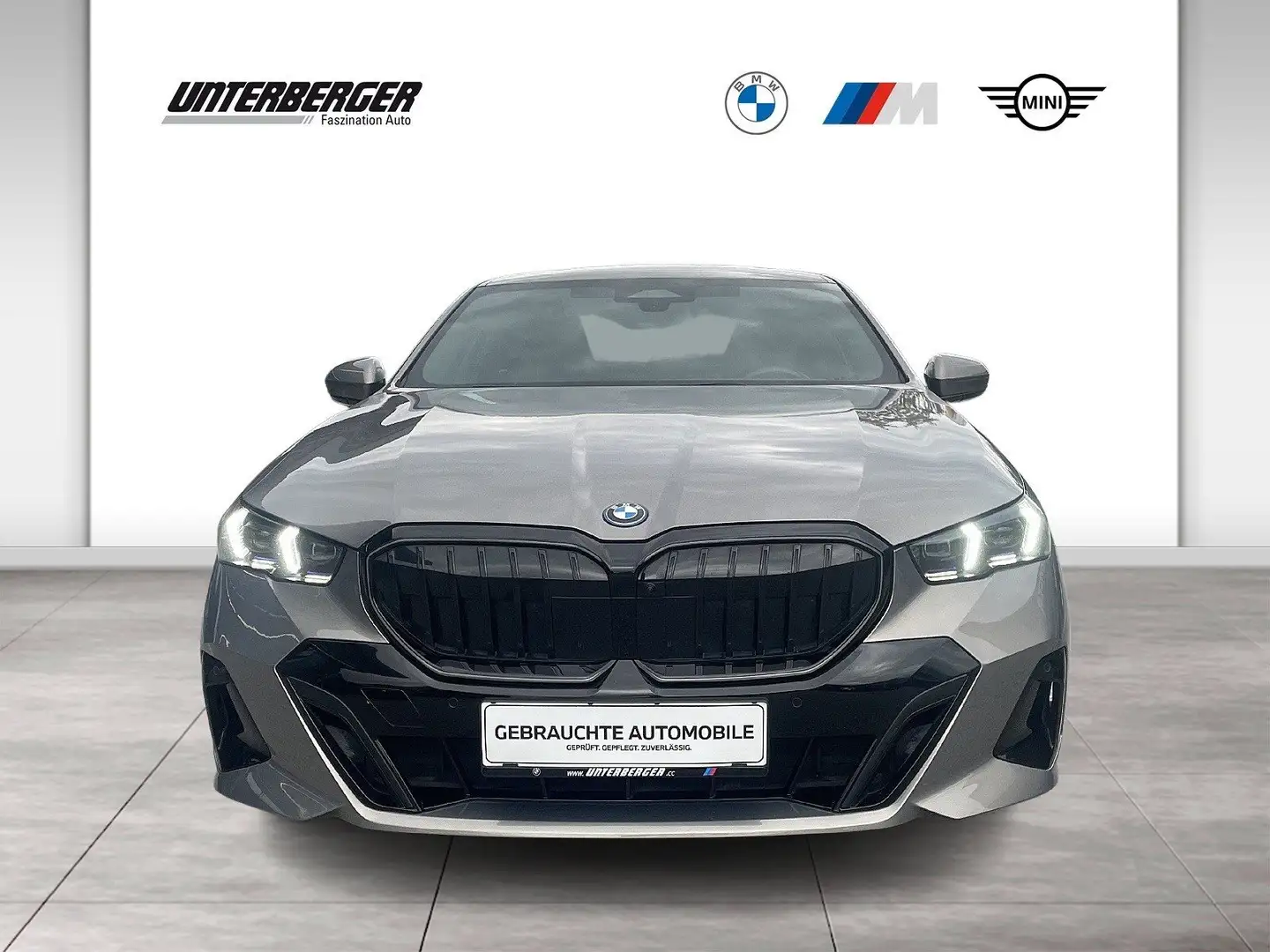 BMW 550 e xDrive Limousine G60 XB1 Grau - 2