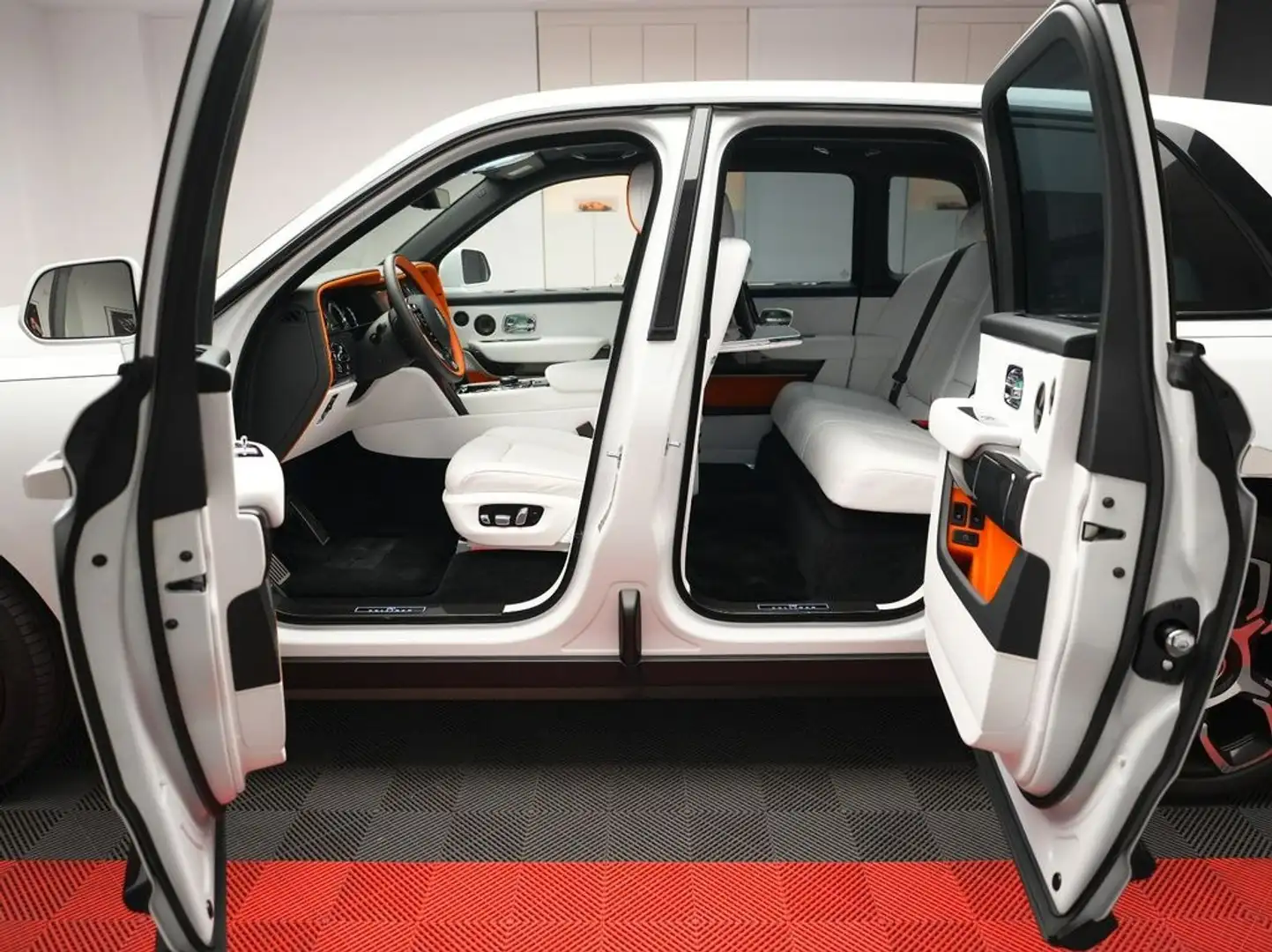 Rolls-Royce Cullinan Blanco - 1