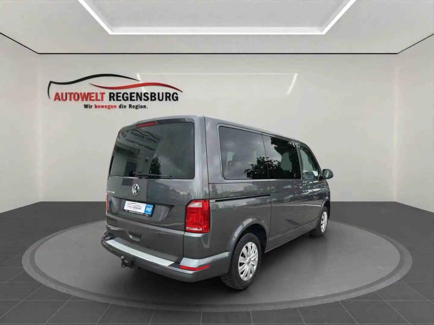 Volkswagen T6 Multivan Bulli Trendline 2.0TDI *SHZ*AHK*RFK* Grau - 2