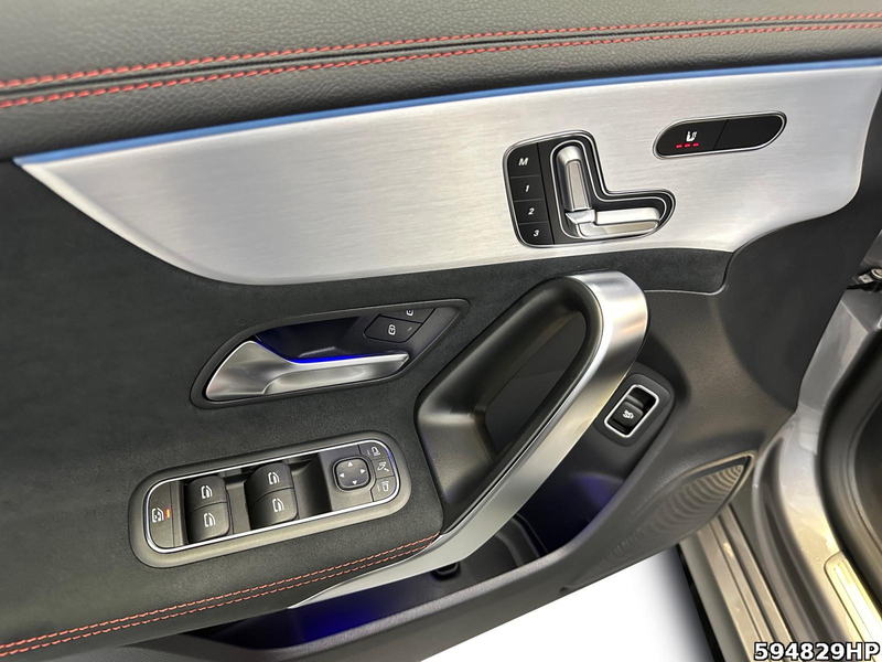 Mercedes-Benz CLA 35 AMG 4M Aero+ Night Pano Multibeam Memory — photo 14