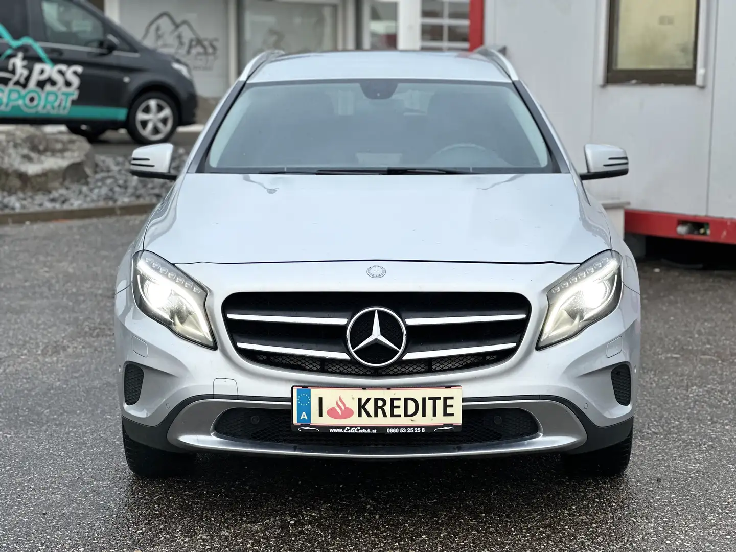 Mercedes-Benz GLA 200 GLA 200 CDI / d (156.902) Grau - 2