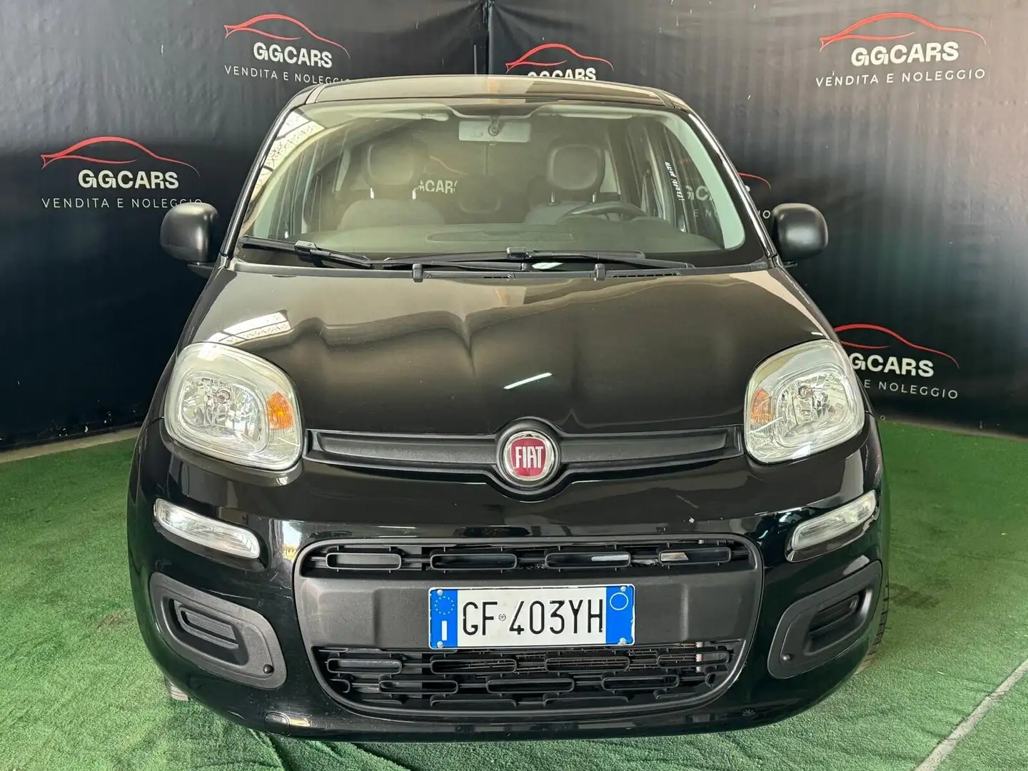 Fiat Panda 1.0 FireFly S&S Hybrid City Cross Zwart - 1