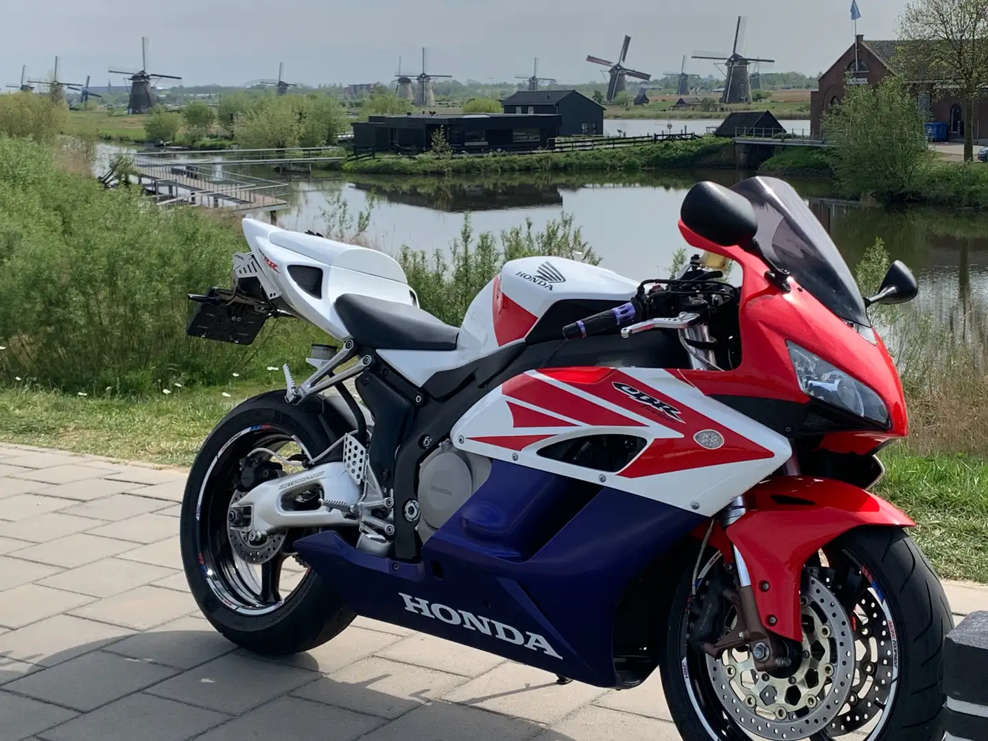 Honda CBR 1000 RR Fireblade SC57 Alb - 1