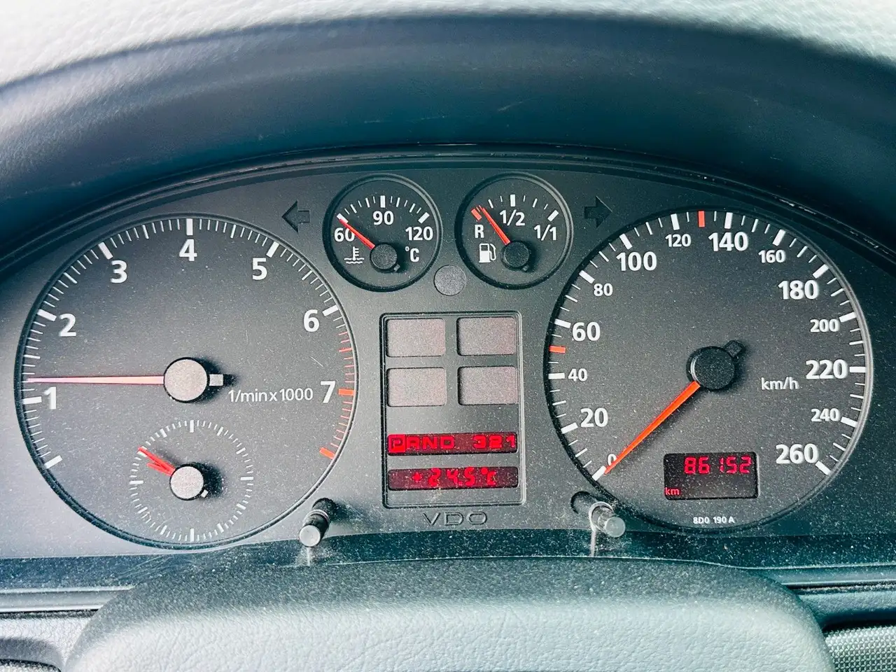 Audi A4 1.8 Automatik + Klima +, foto 7