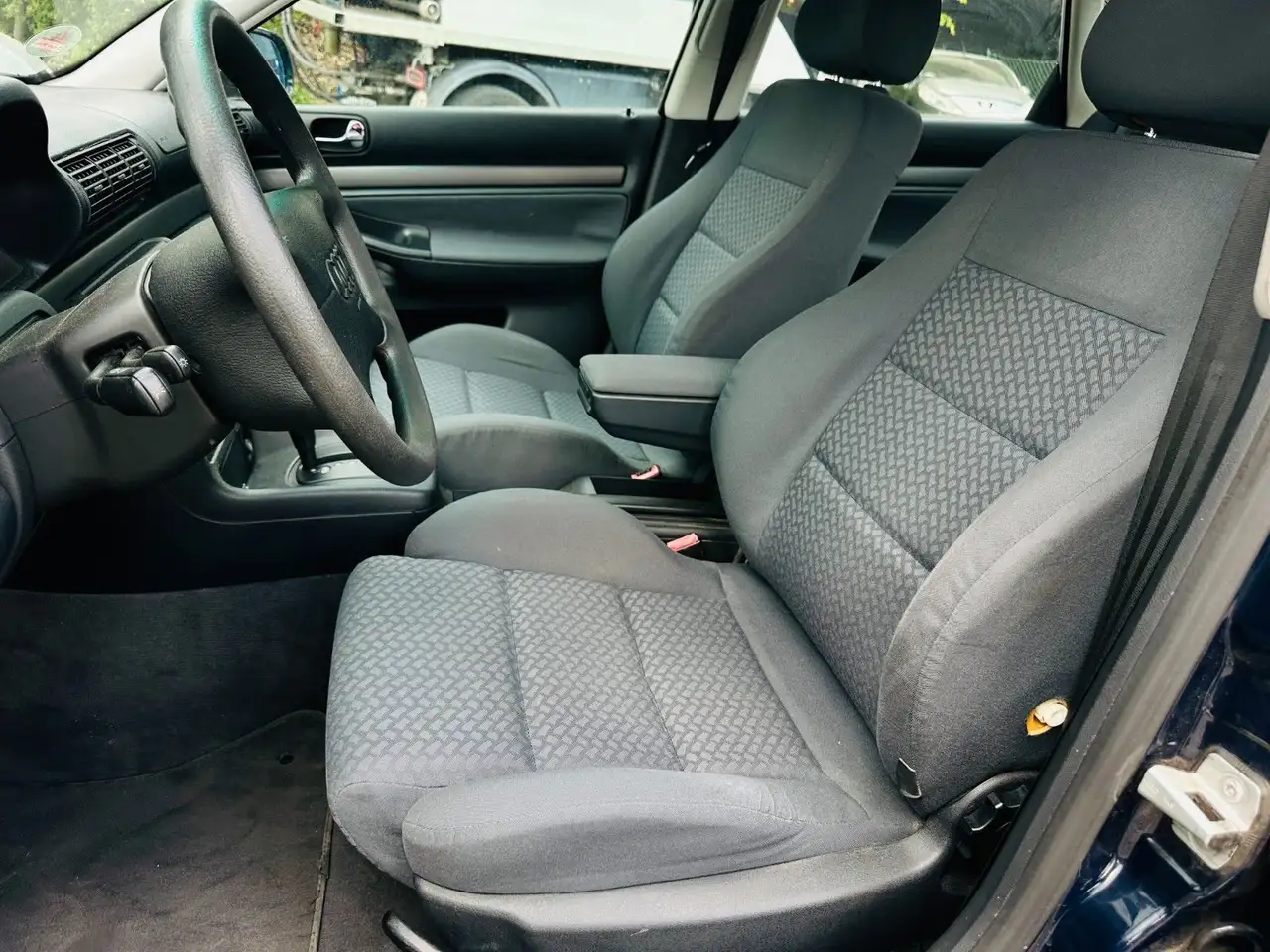 Audi A4 1.8 Automatik + Klima +, foto 12
