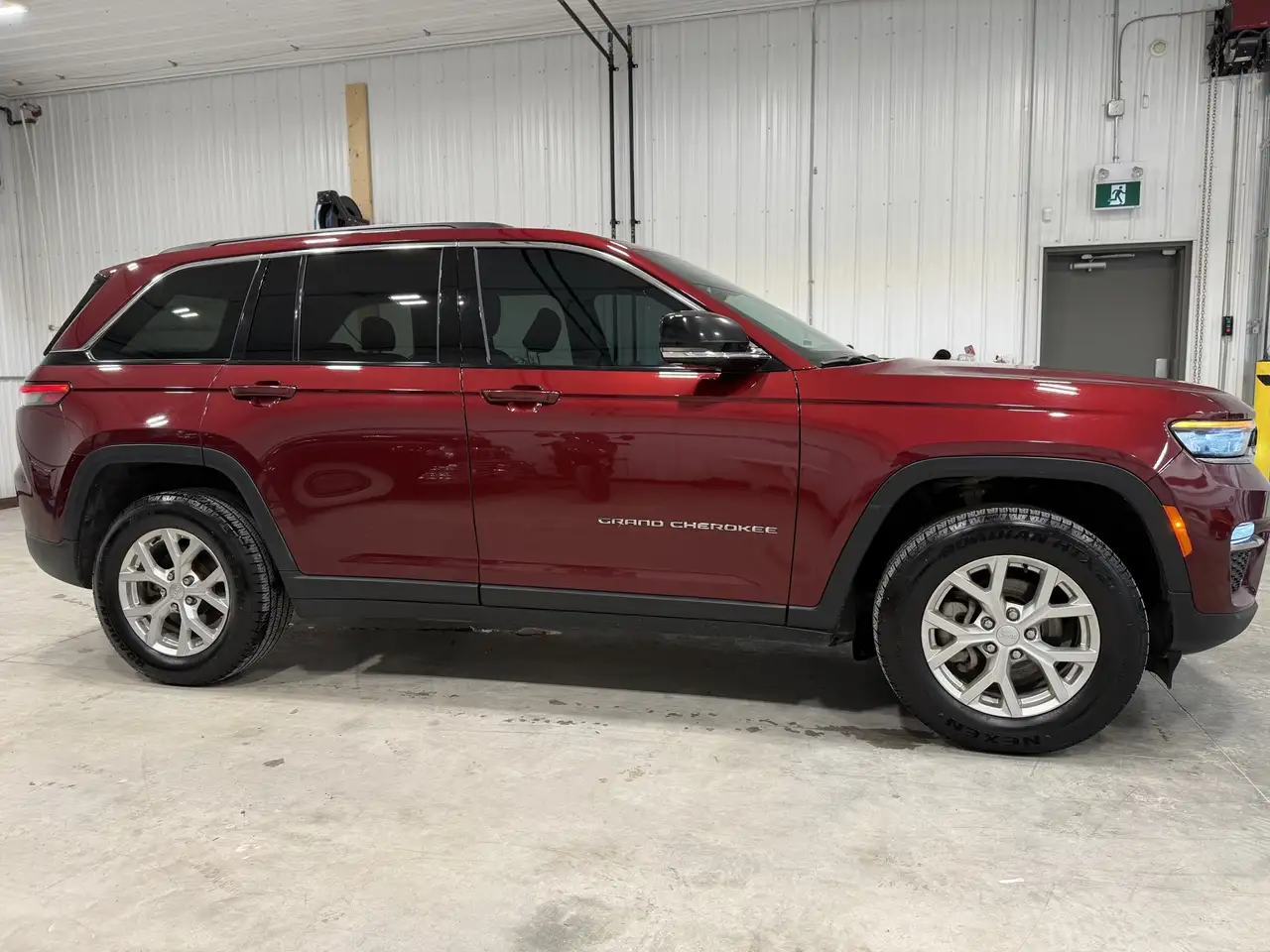 Jeep Grand Cherokee снимка Jeep Grand Cherokee