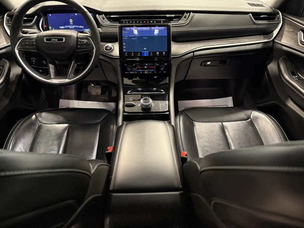 Jeep Grand Cherokee снимка Jeep Grand Cherokee