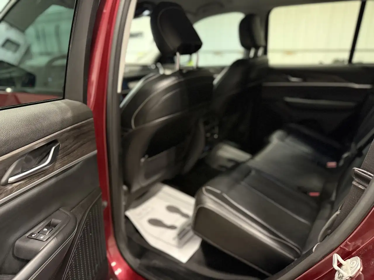 Jeep Grand Cherokee снимка Jeep Grand Cherokee