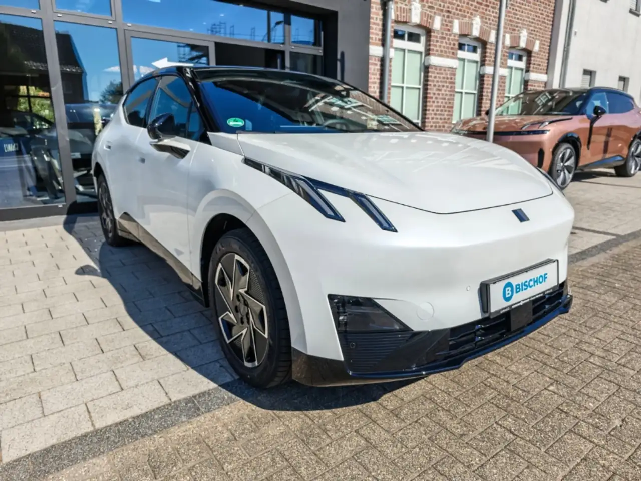 Lynk & Co 02
