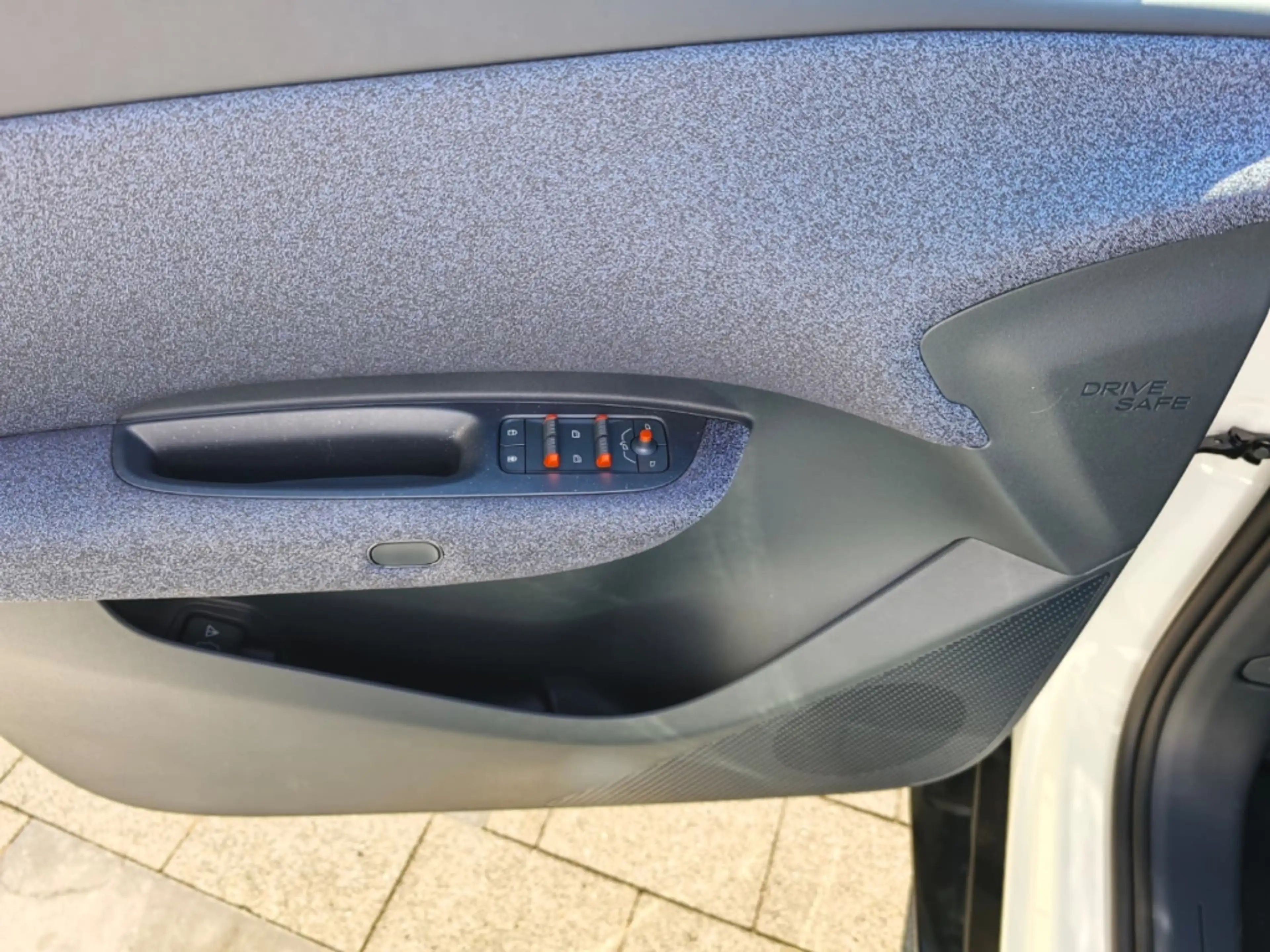 Lynk & Co 02 Core Panorama Navi Digitales Cockpit LED ACC El. H — photo 10