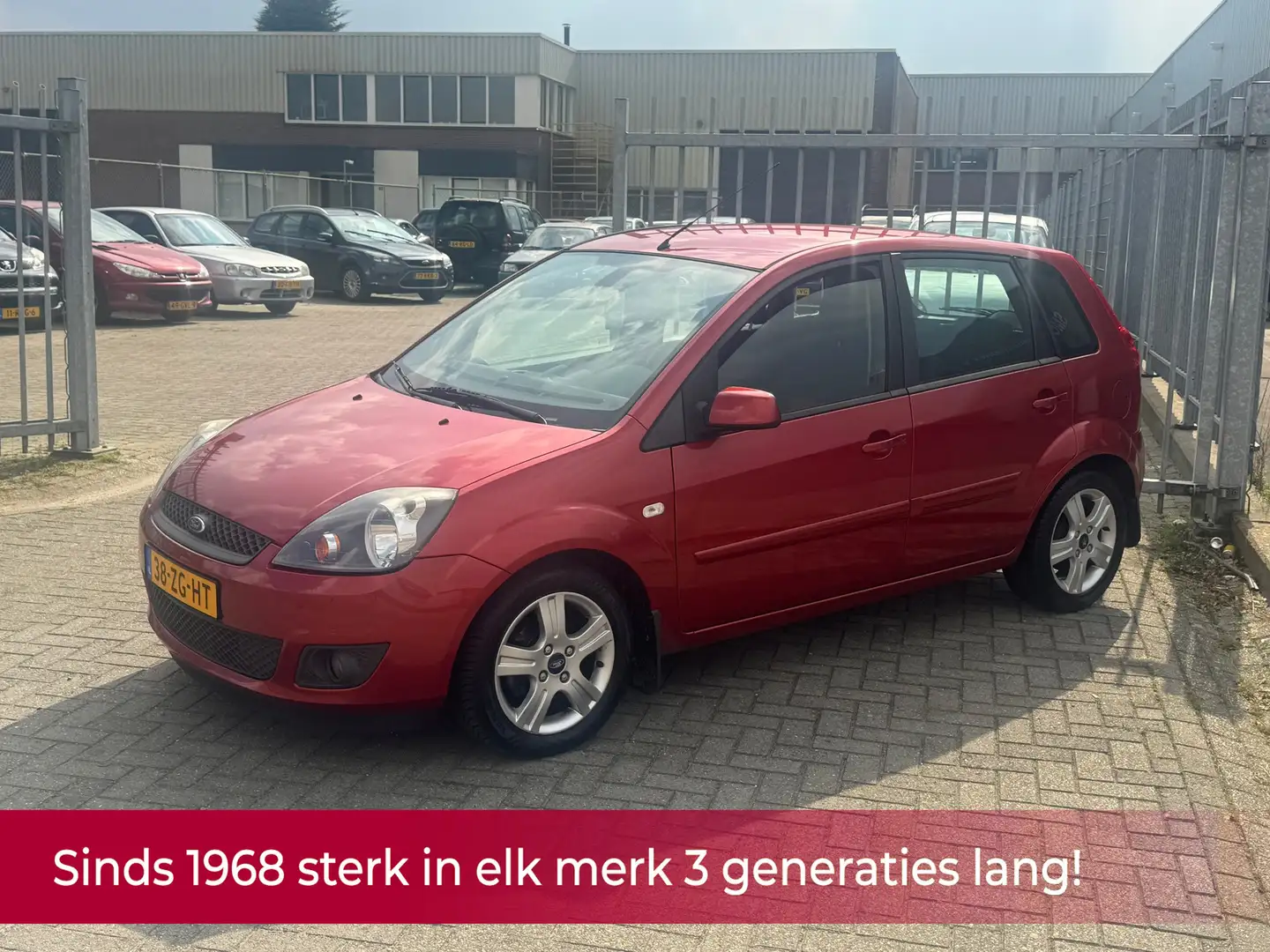 Ford Fiesta 1.6-16V Futura XL AUTOMAAT 5 Deurs 101PK! NL AUTO Rood - 1