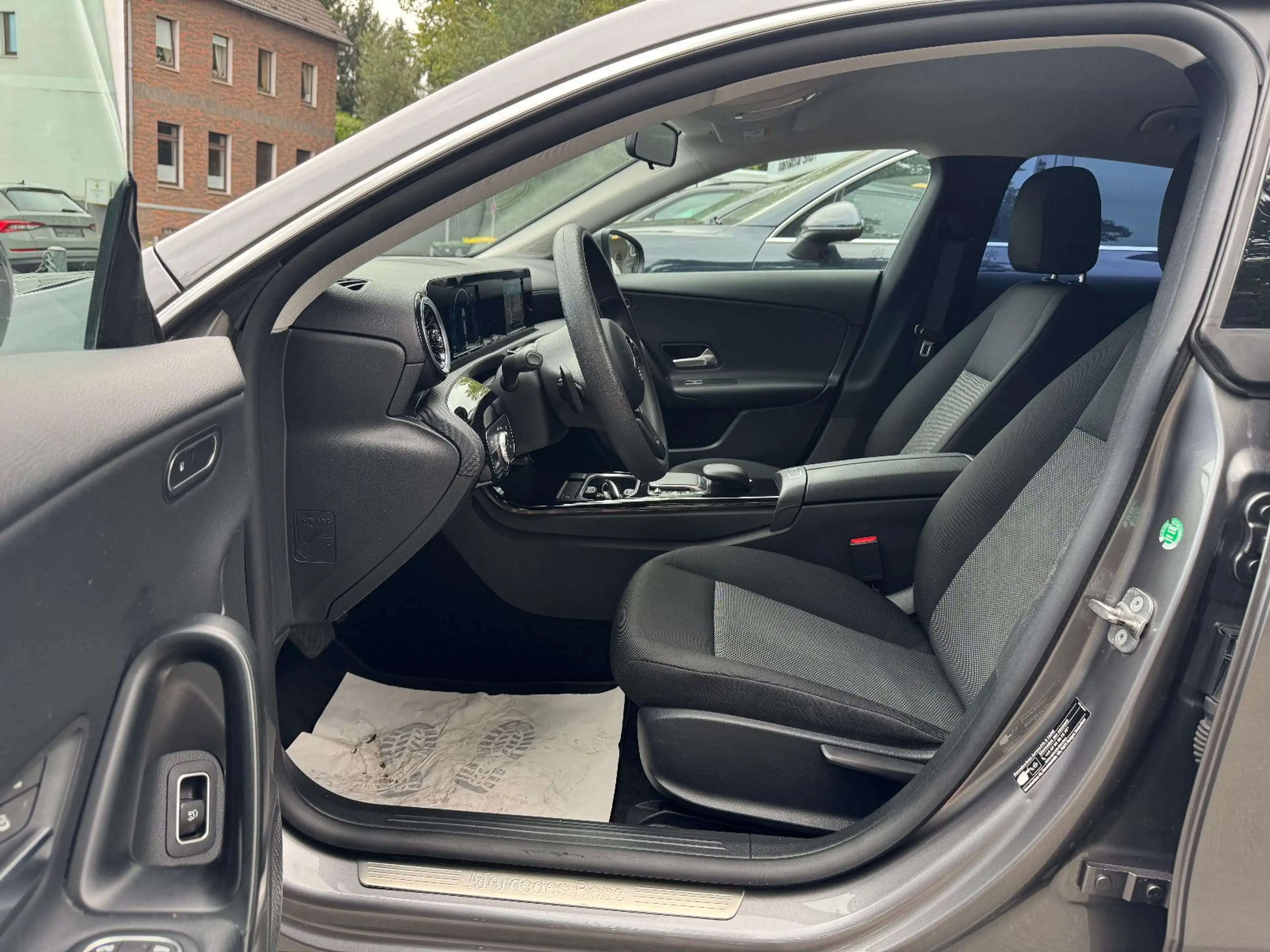 Mercedes-Benz CLA 220 CLA 220d DCT Shooting Brake Keyless-Go Kamera — photo 10