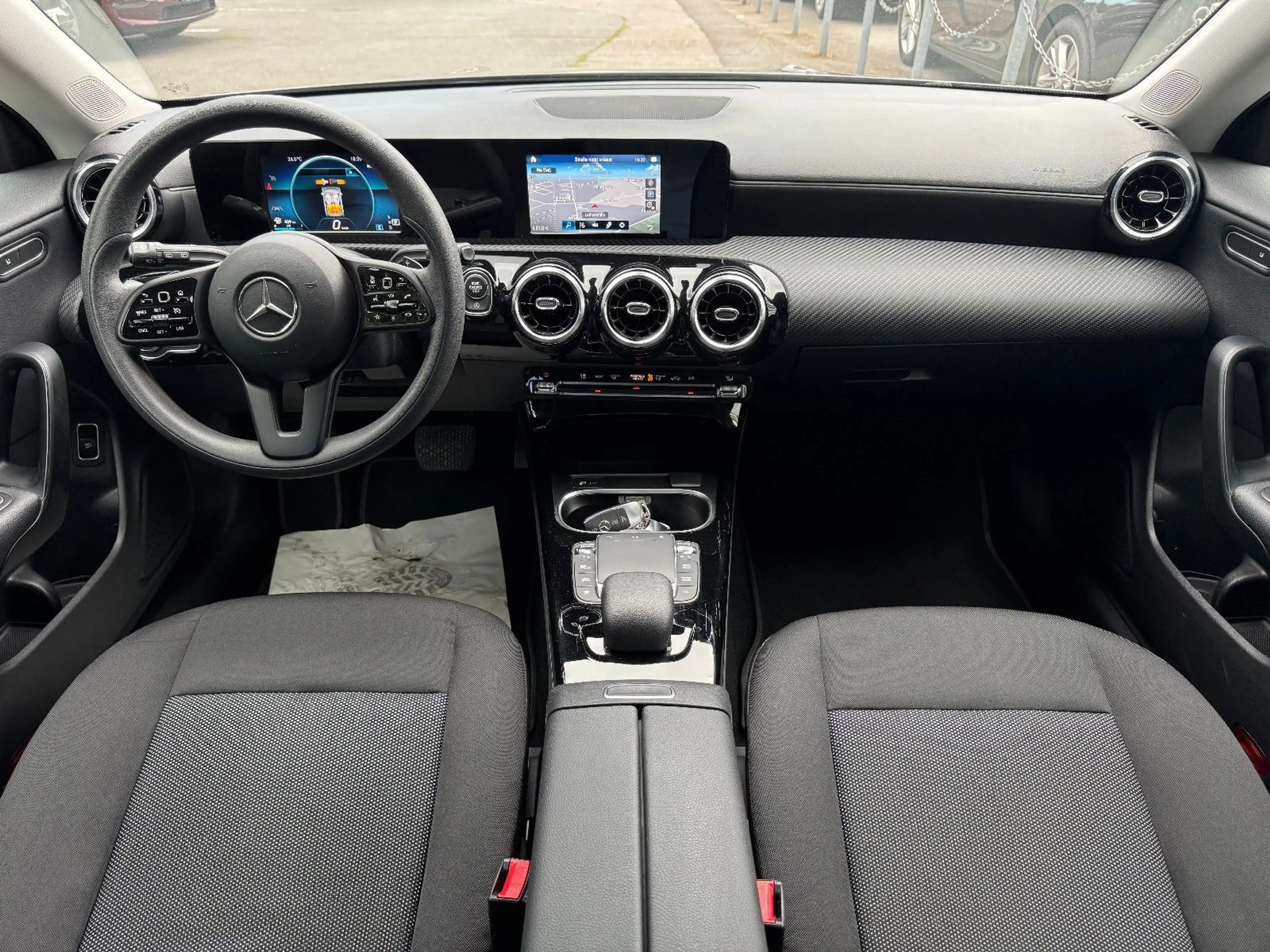 Mercedes-Benz CLA 220 CLA 220d DCT Shooting Brake Keyless-Go Kamera — photo 2