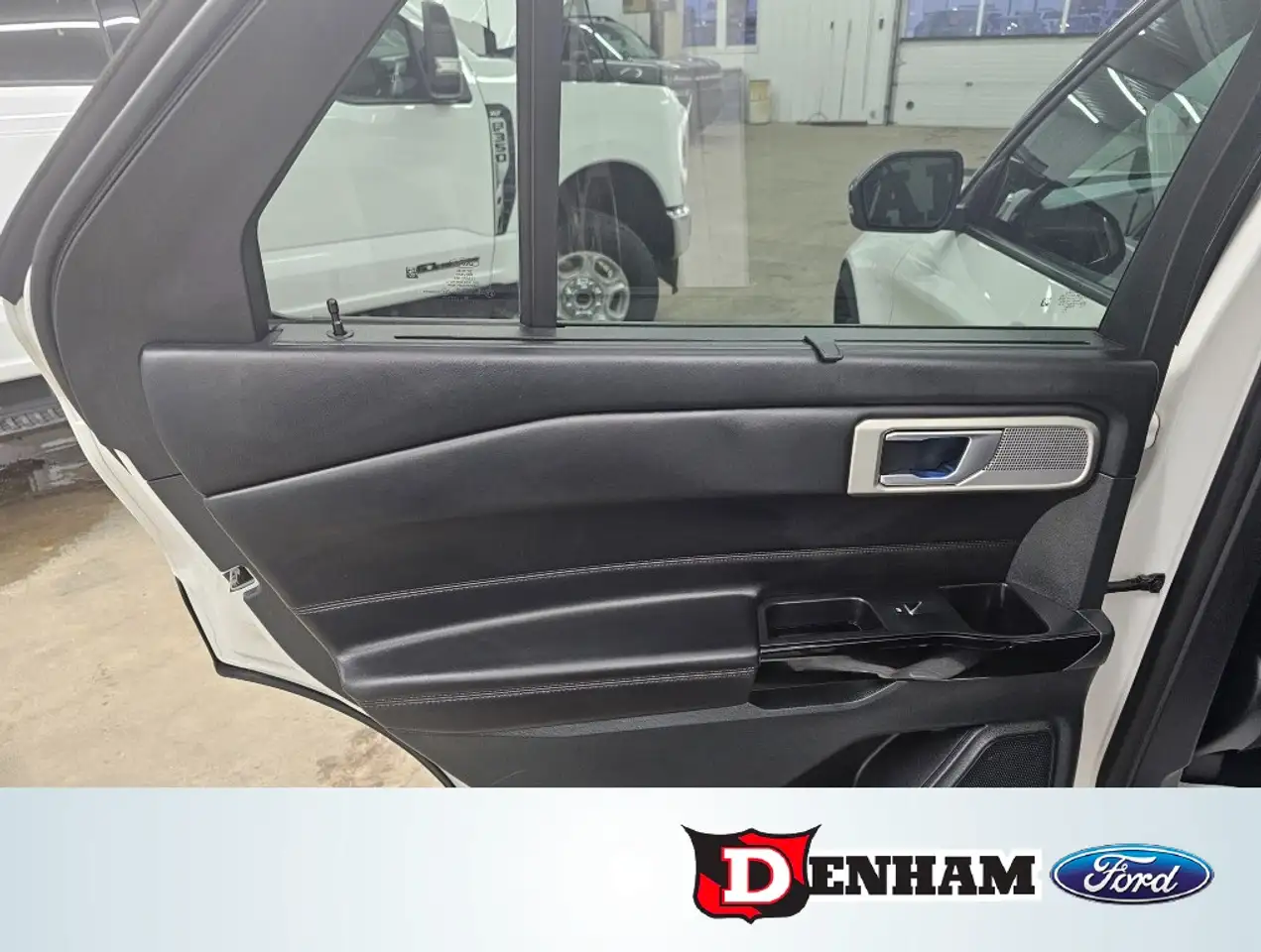 Ford Explorer снимка Ford Explorer