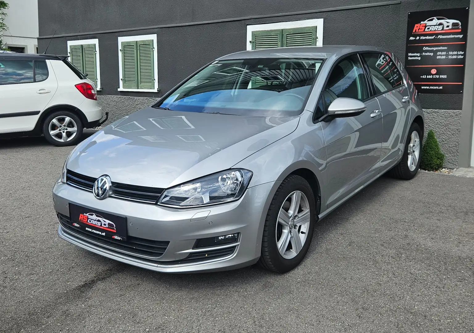 Volkswagen Golf Highline 1,6 BMT TDI DPF DSG Silber - 2